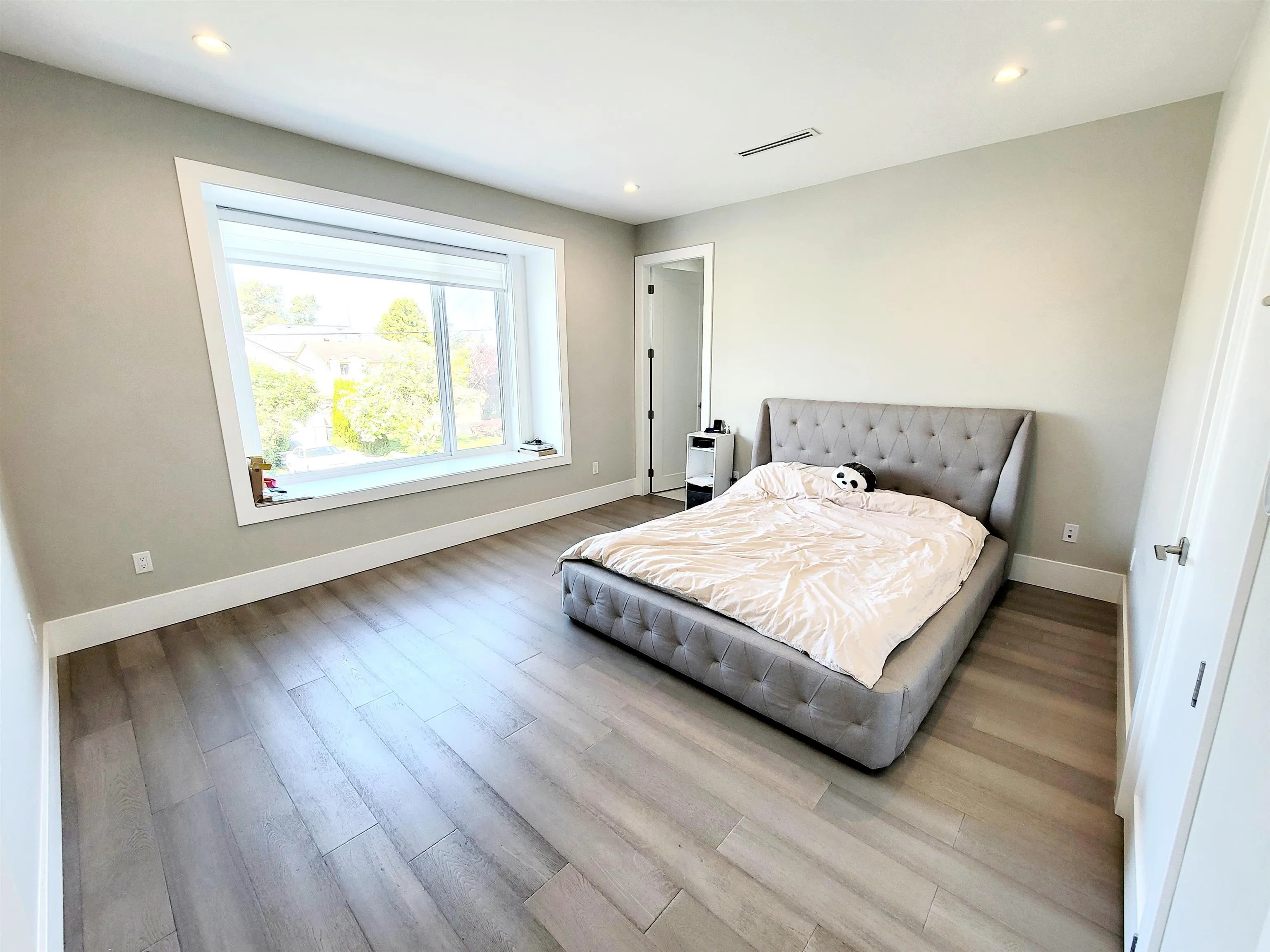 5988 Gibbons Drive