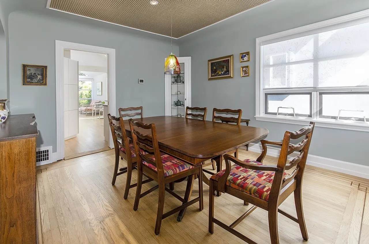1915 W 43rd Street