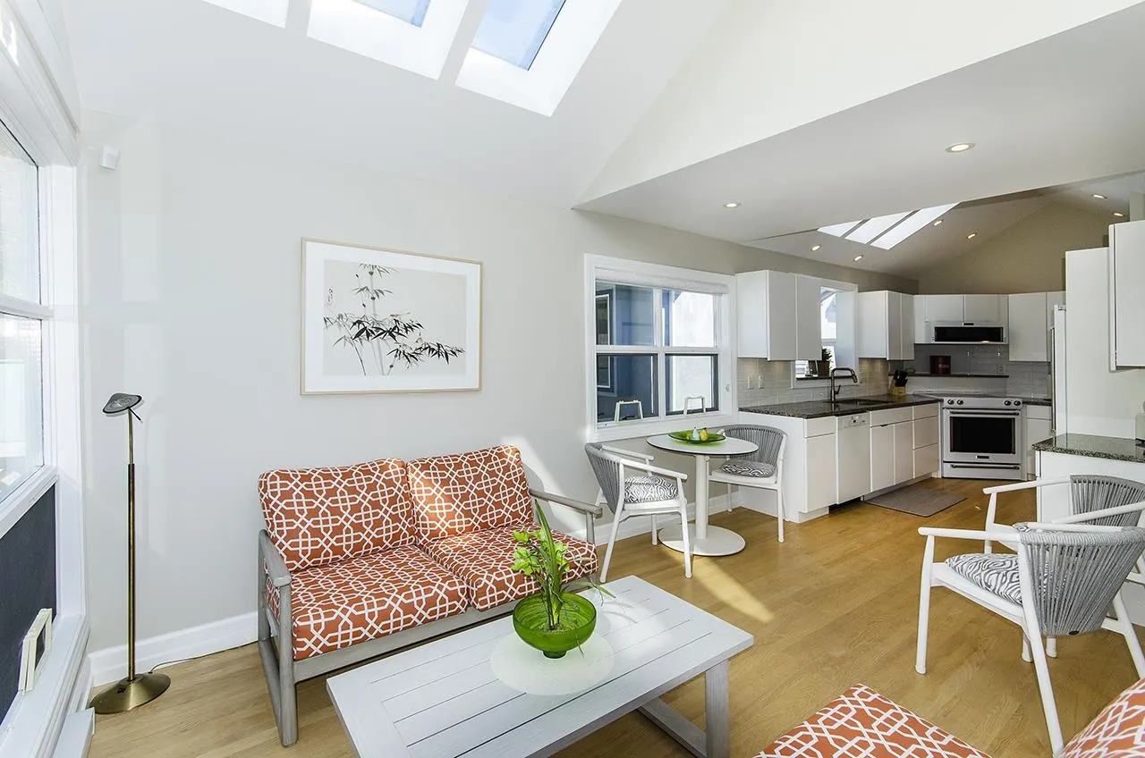 1915 W 43rd Street