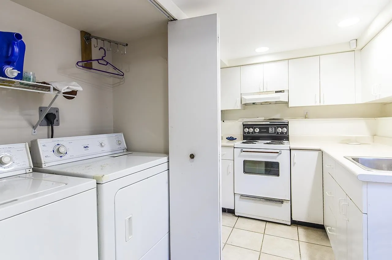 1915 W 43rd Street