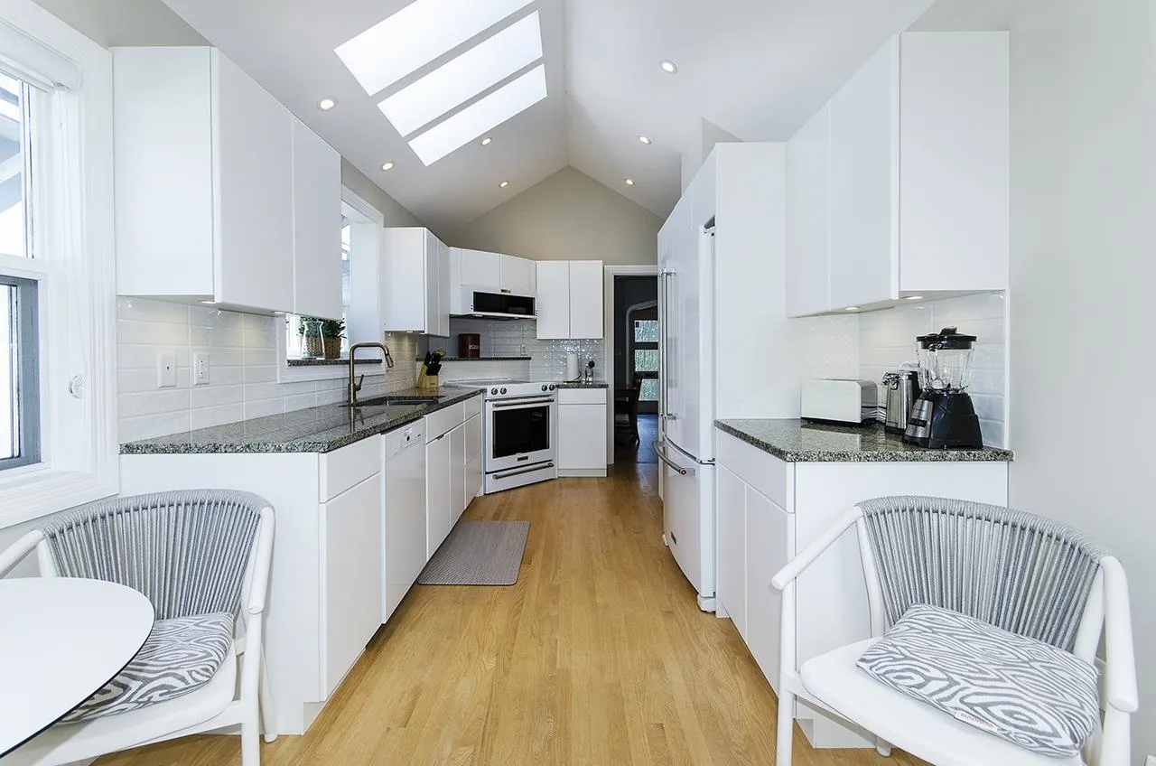 1915 W 43rd Street