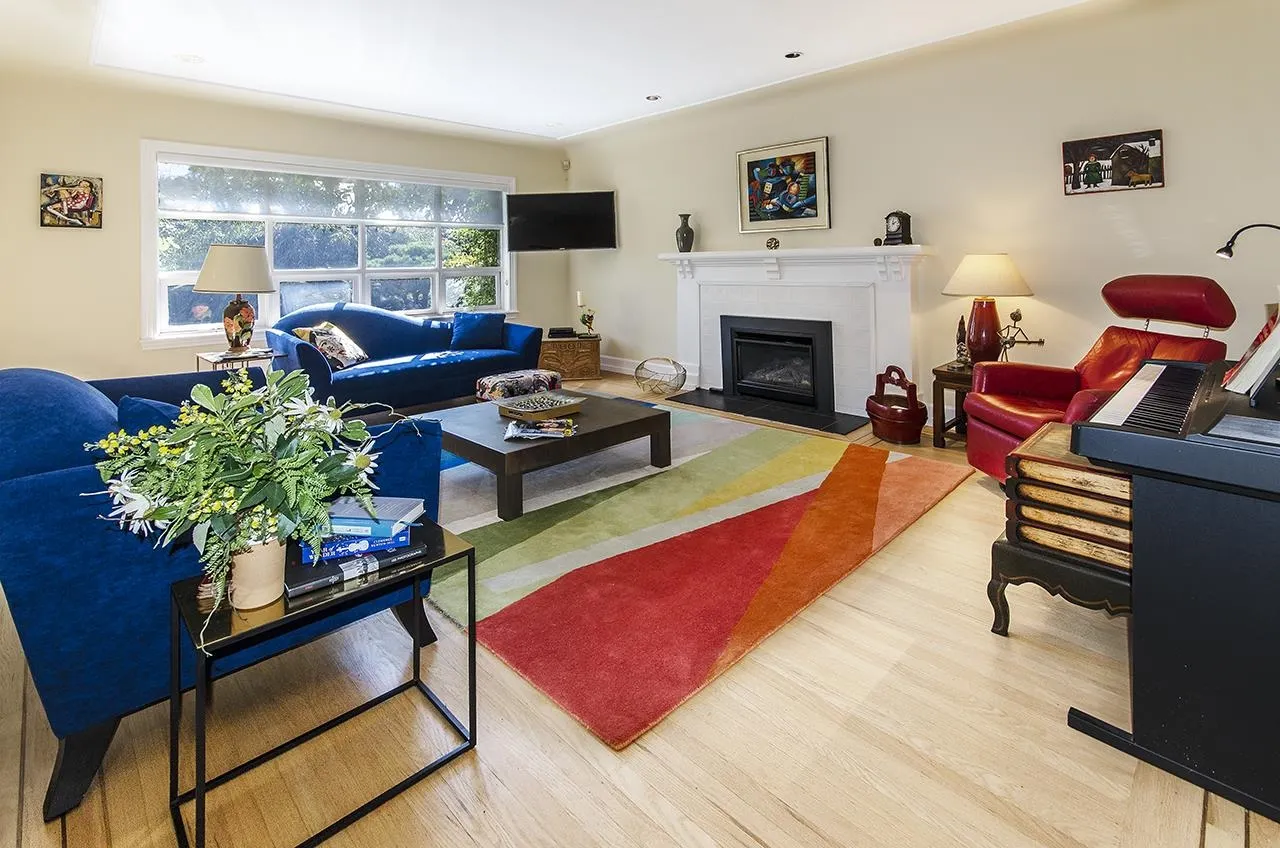 1915 W 43rd Street
