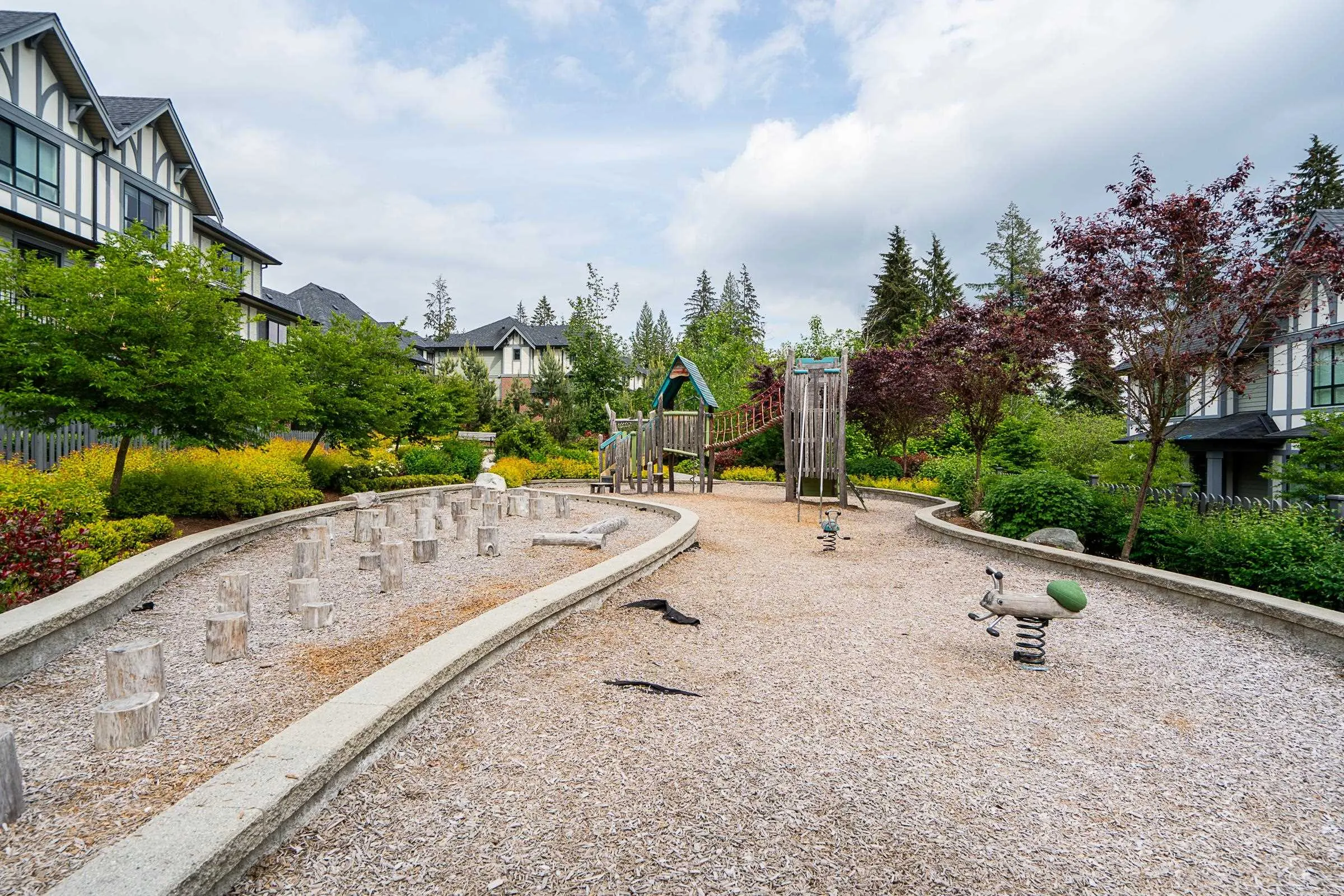 140 3500 Burke Village Promenade