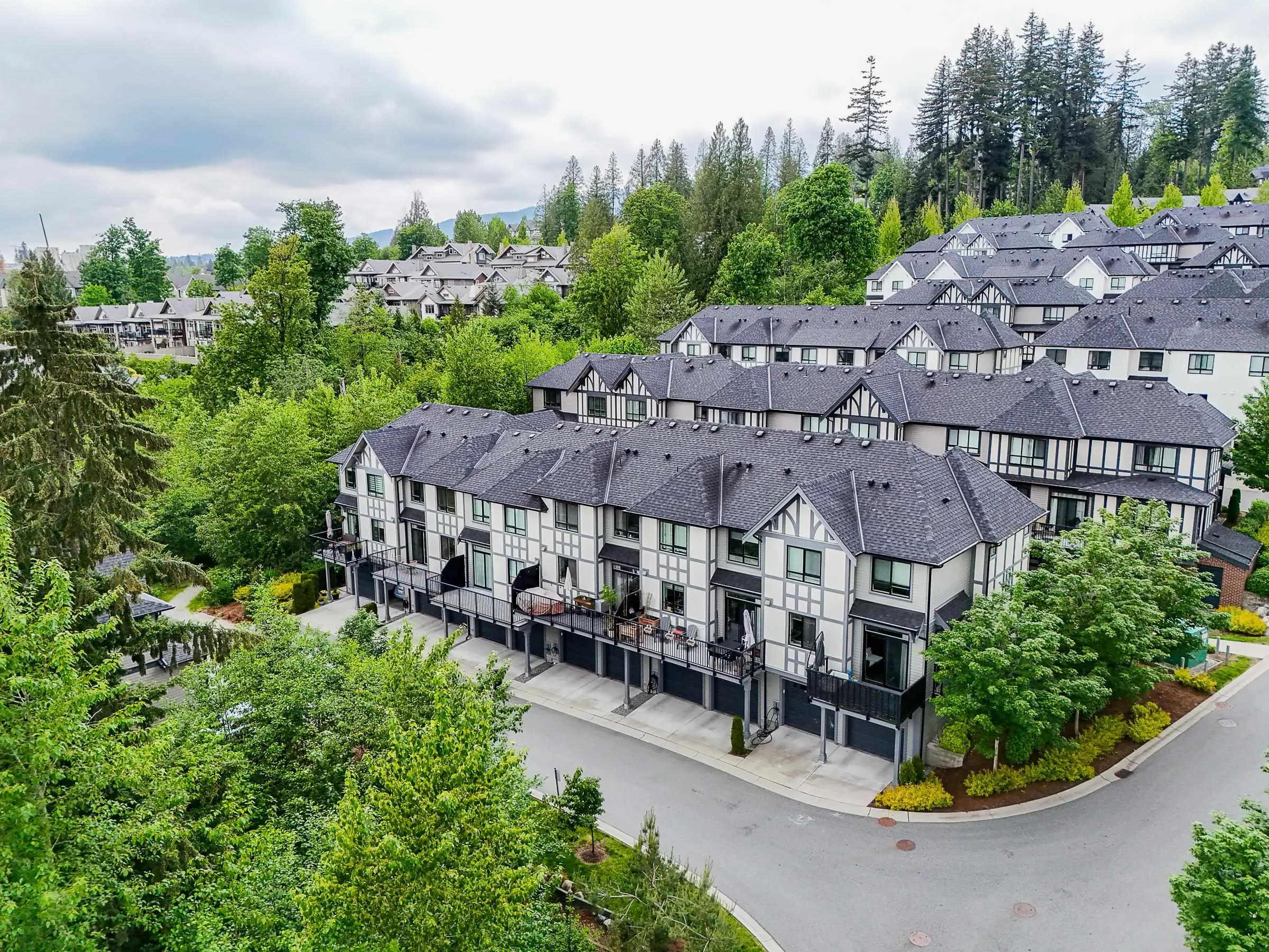 140 3500 Burke Village Promenade