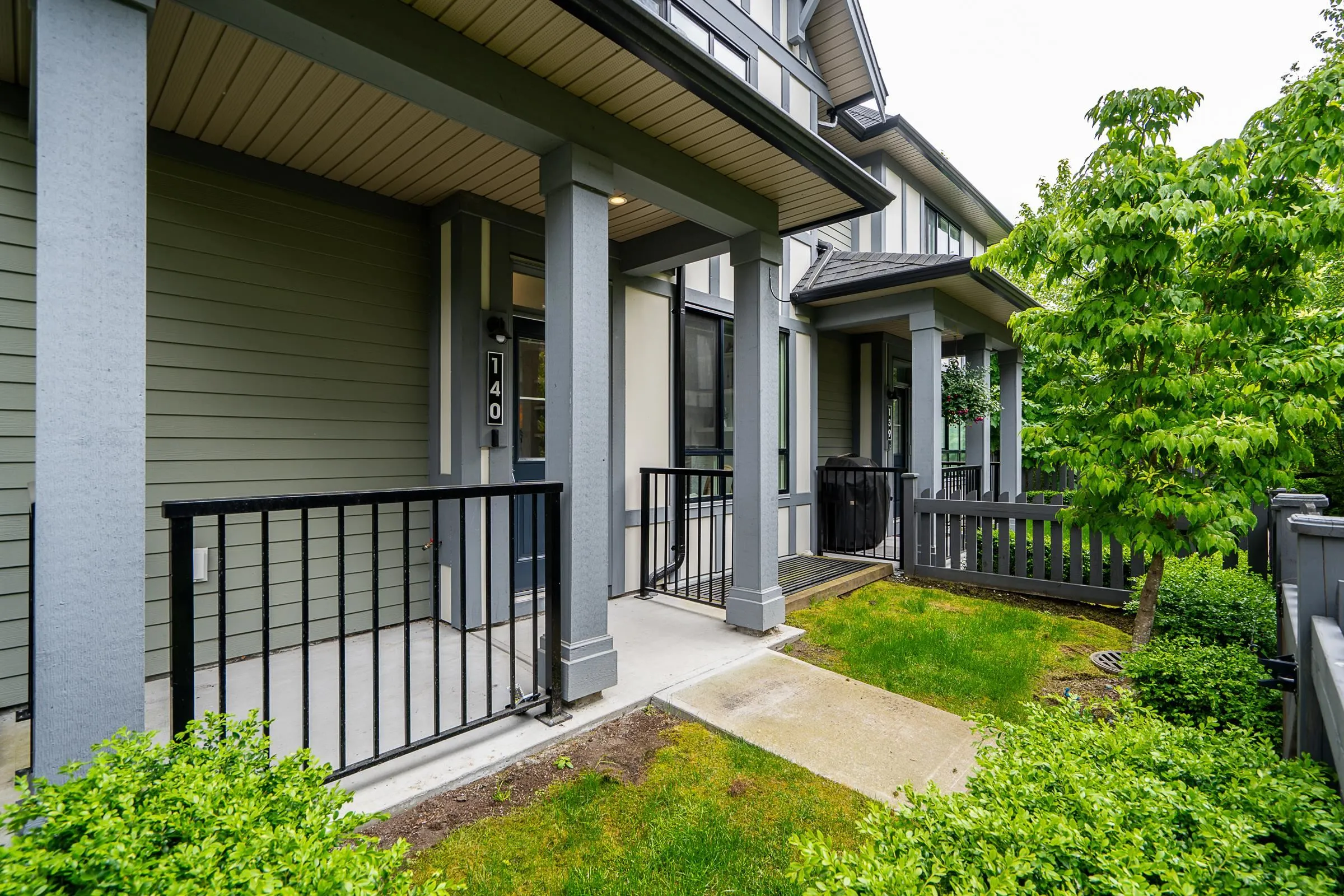 140 3500 Burke Village Promenade