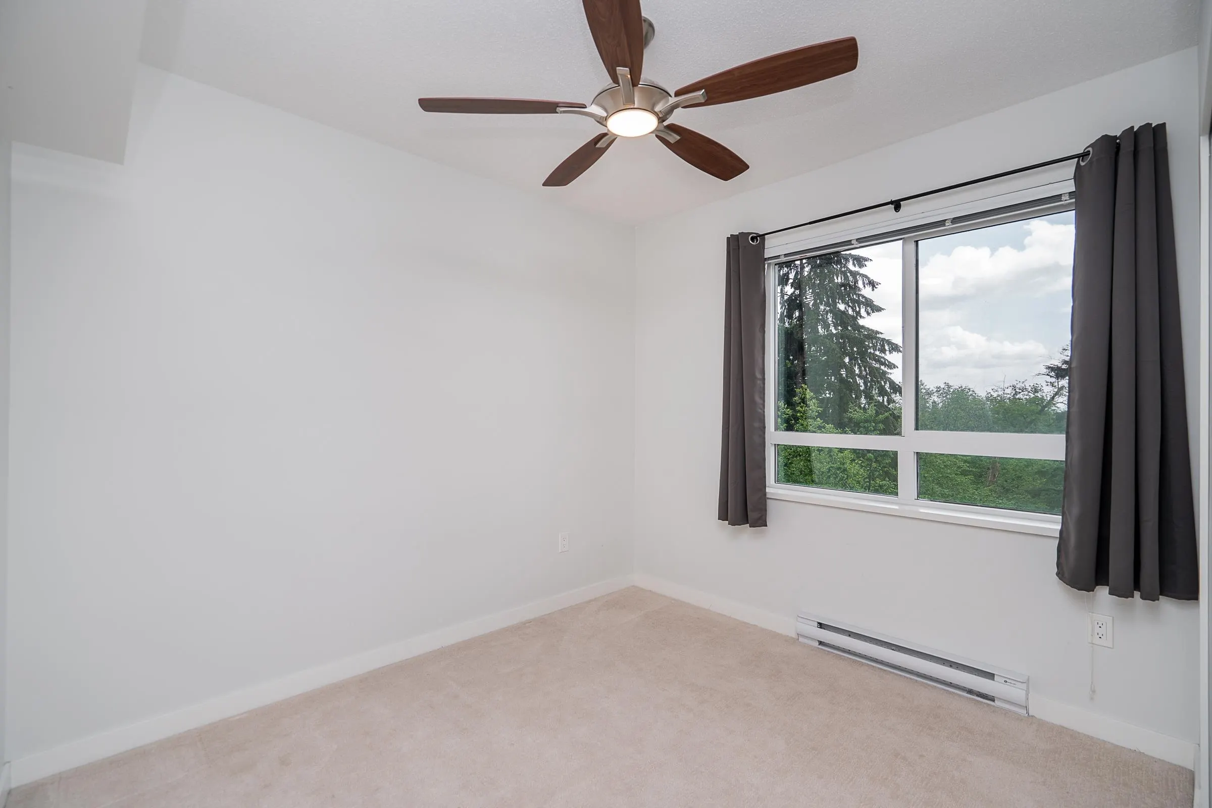 140 3500 Burke Village Promenade