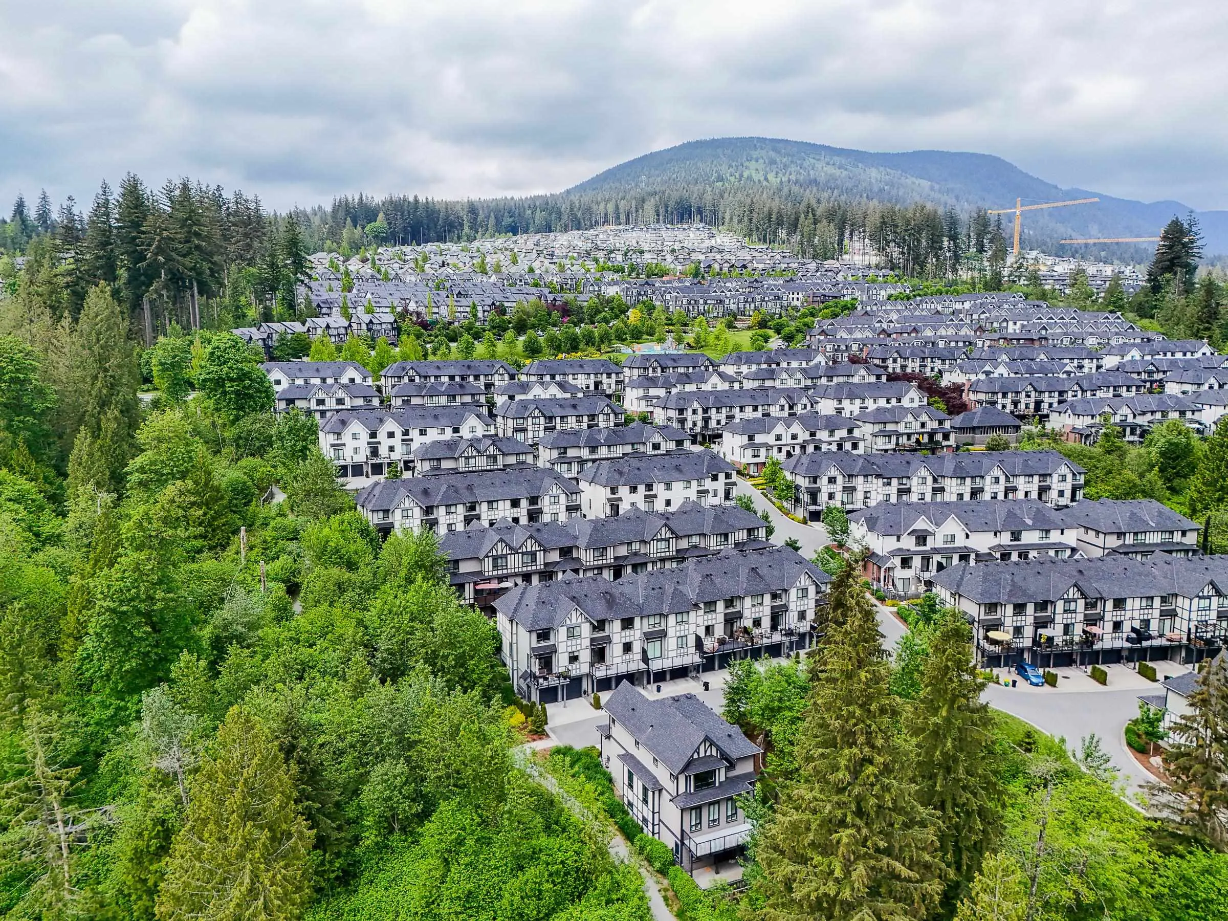140 3500 Burke Village Promenade