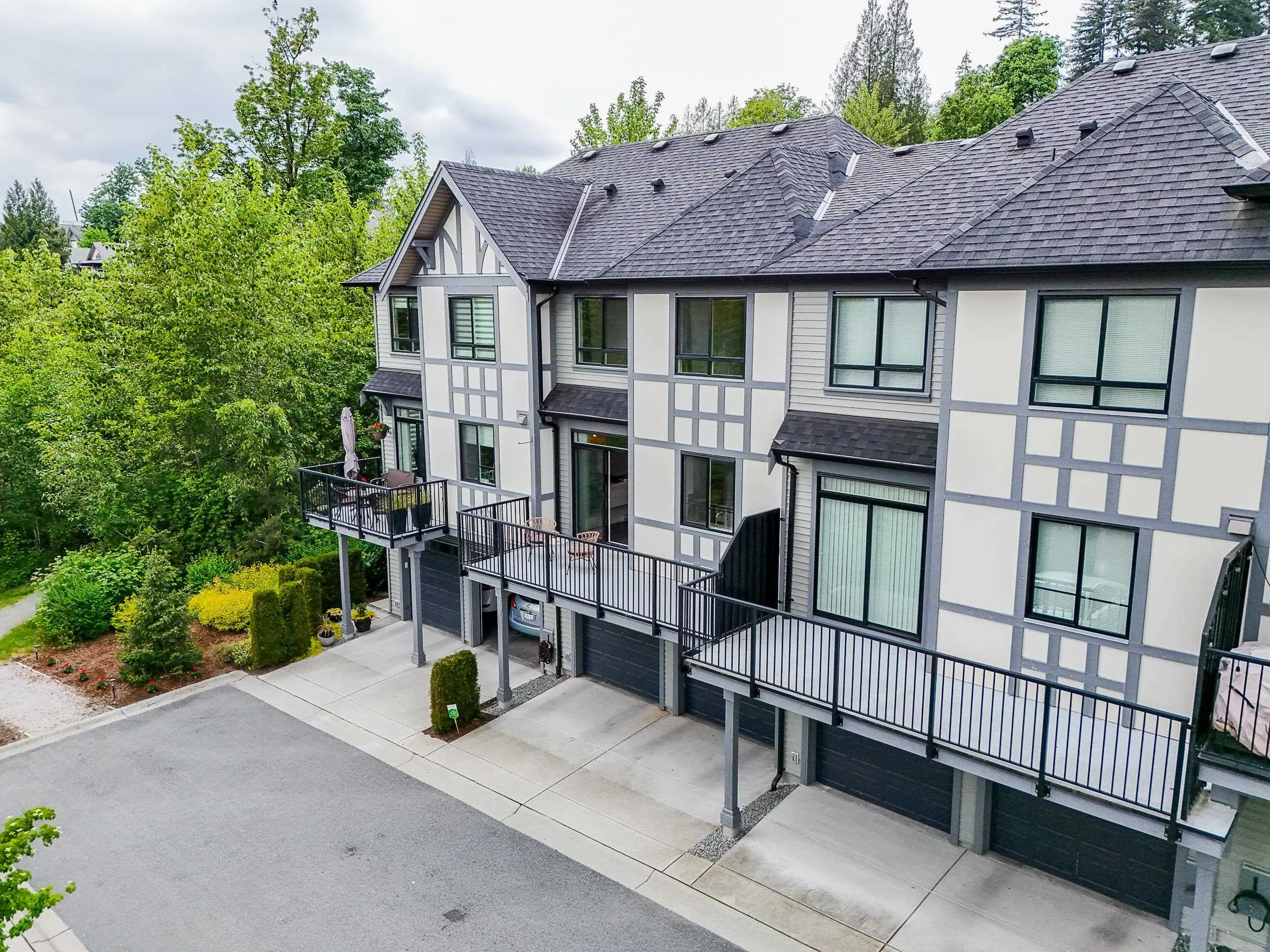 140 3500 Burke Village Promenade