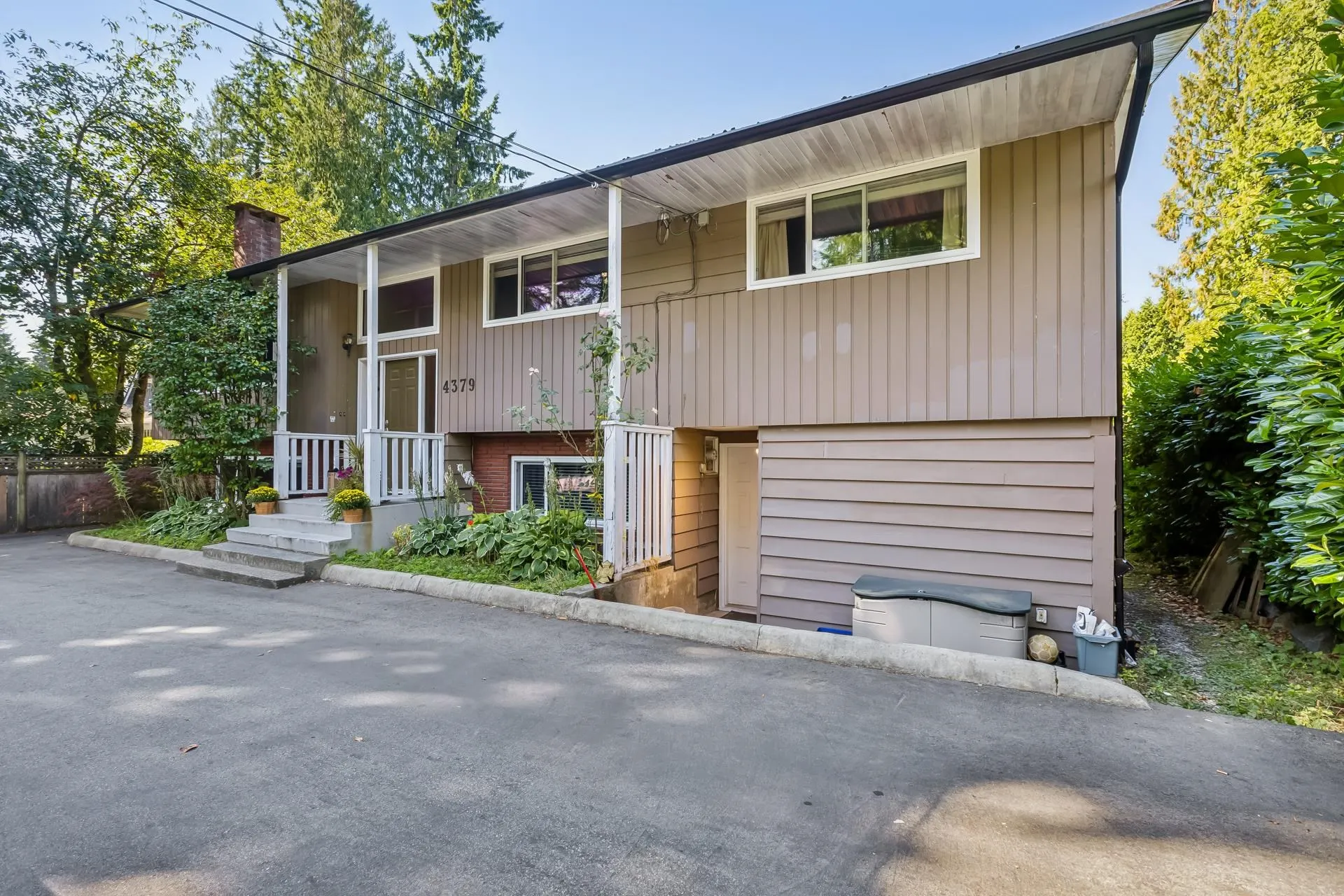 4379 Capilano Road