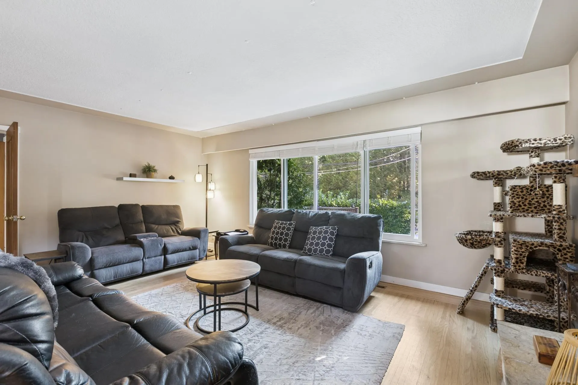 4379 Capilano Road
