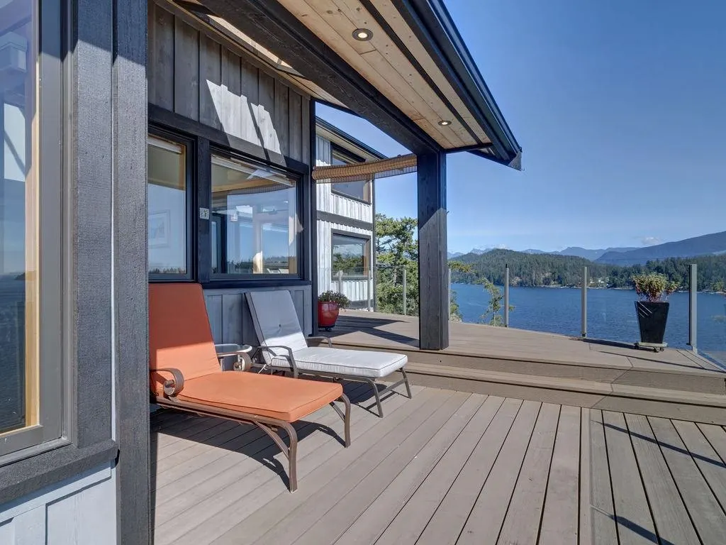 264 Arbutus Reach