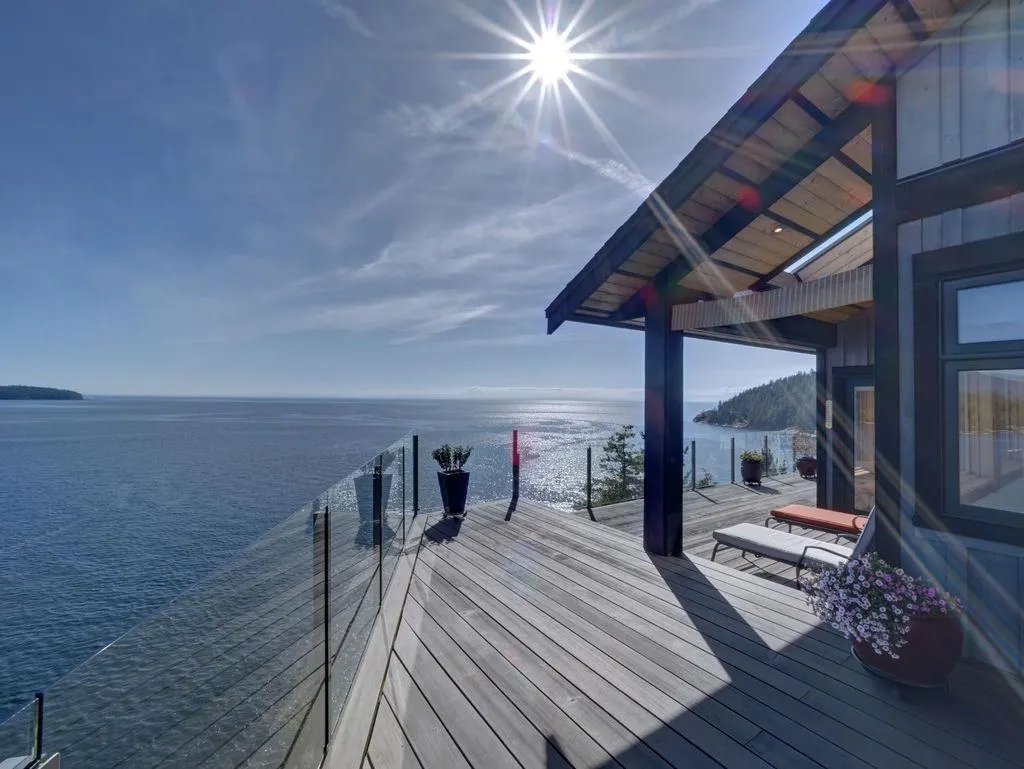 264 Arbutus Reach