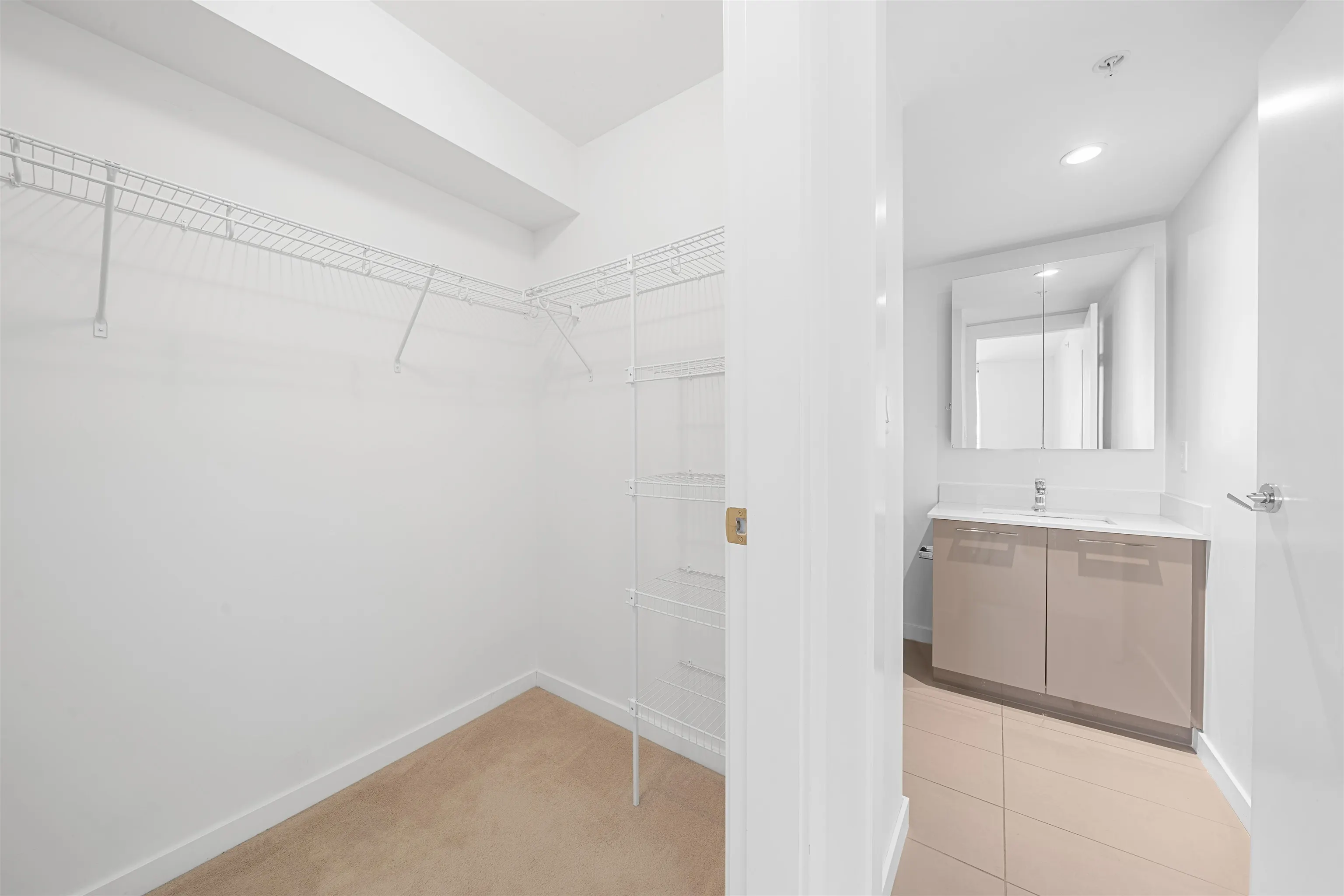 310 7688 Alderbridge Way