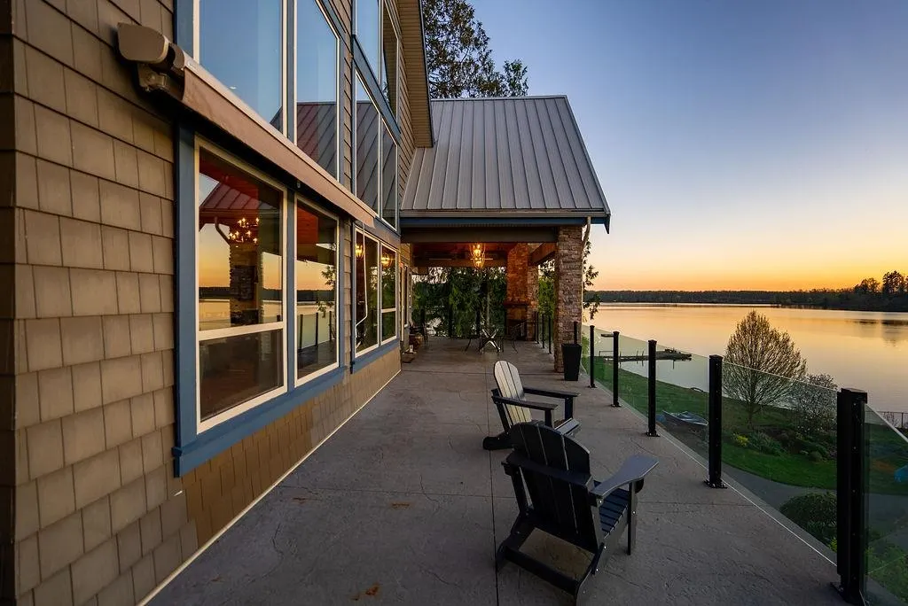 9663 Silverglen Drive