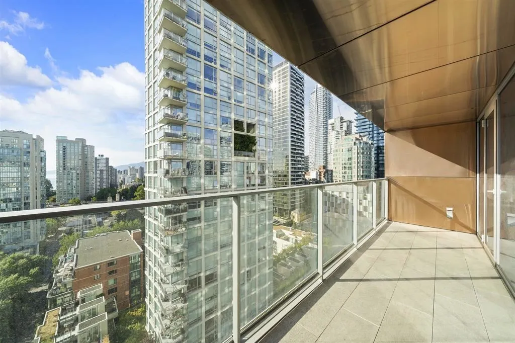 1907 1480 Howe Street
