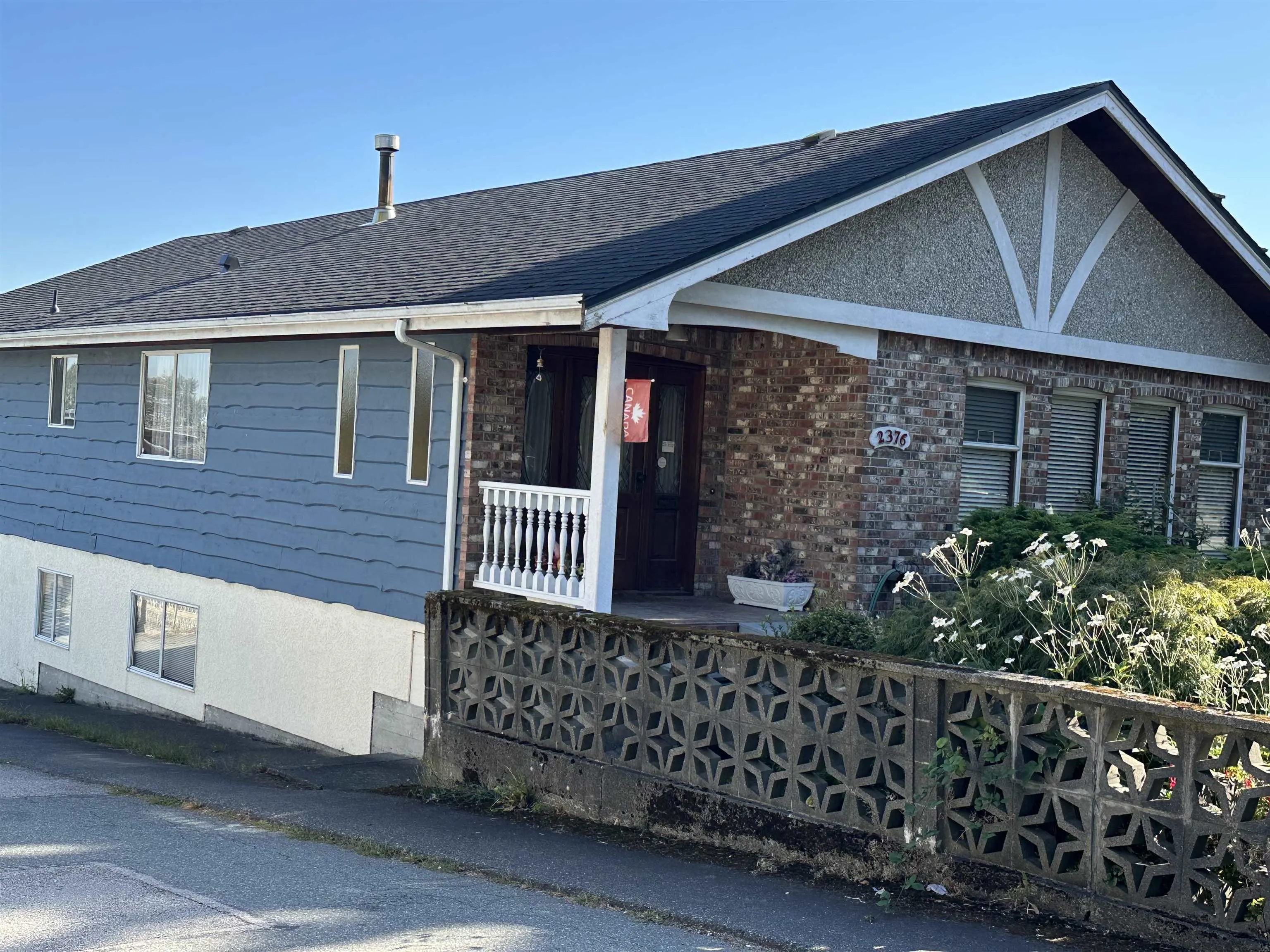 2376 Fraserview Drive