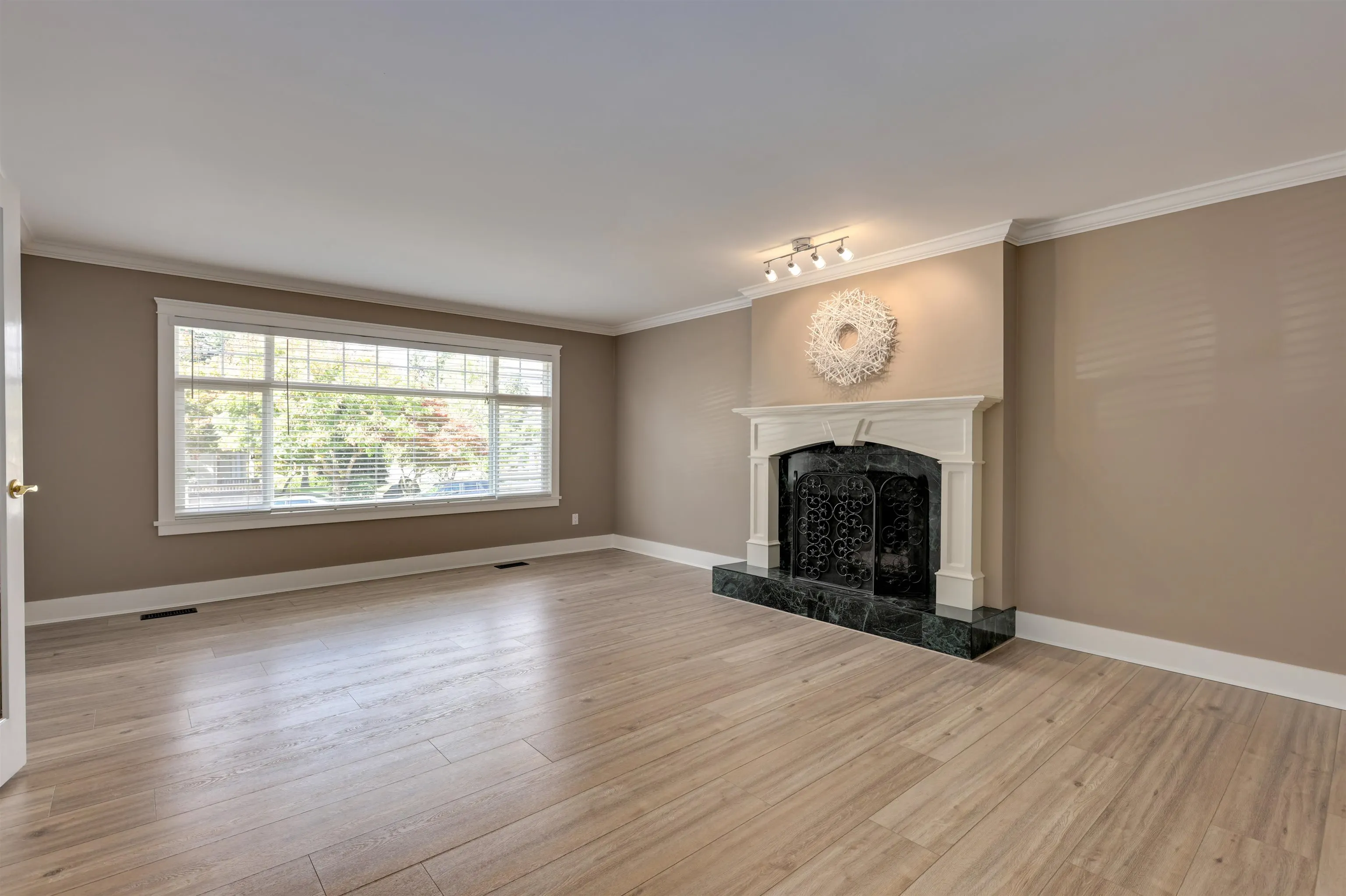 6488 Sunshine Place