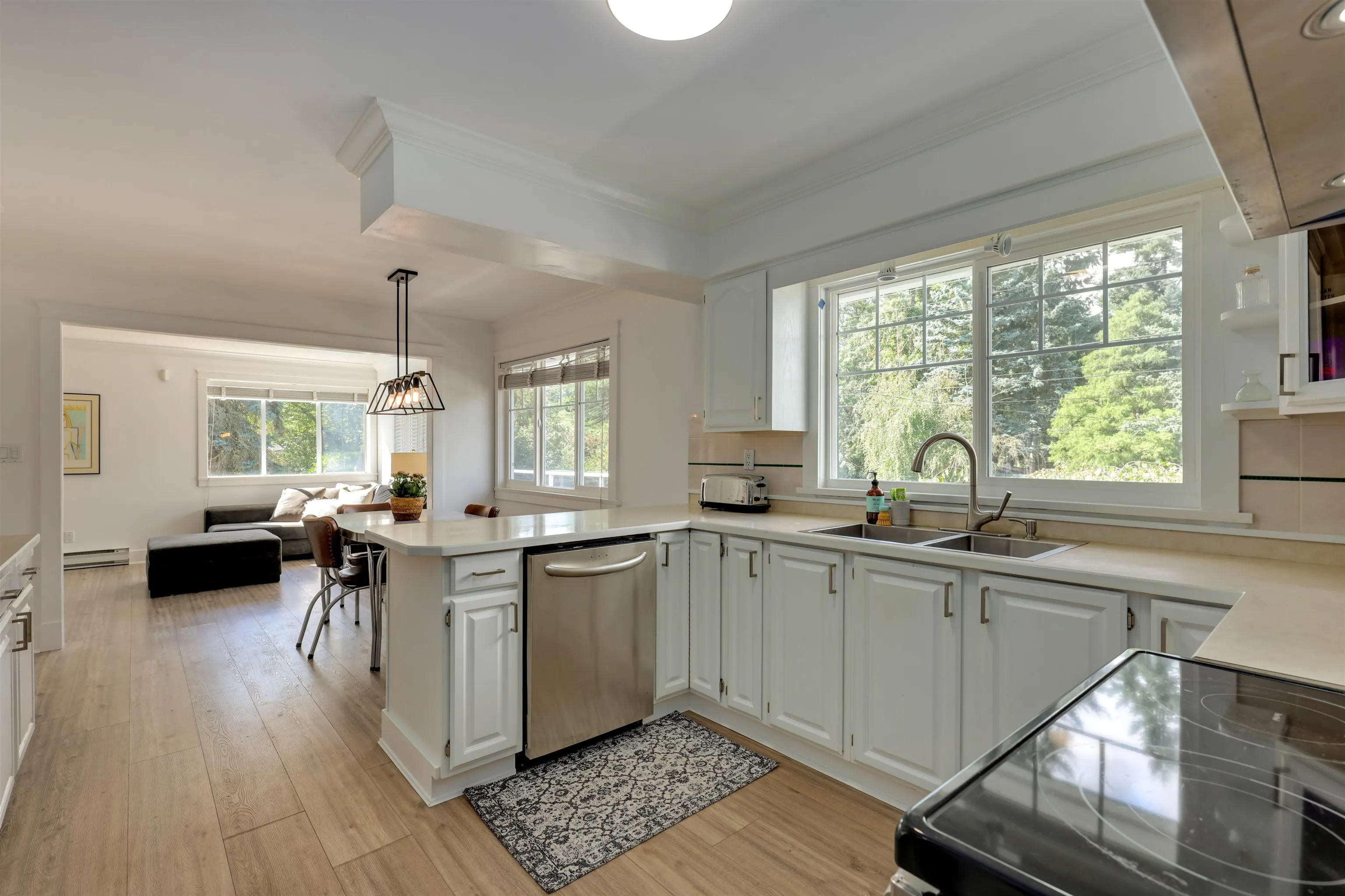 6488 Sunshine Place