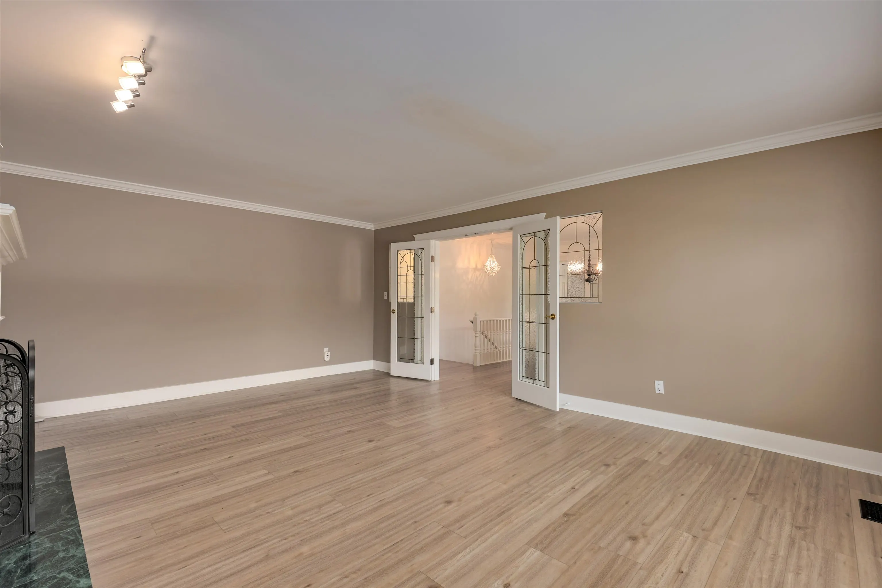 6488 Sunshine Place