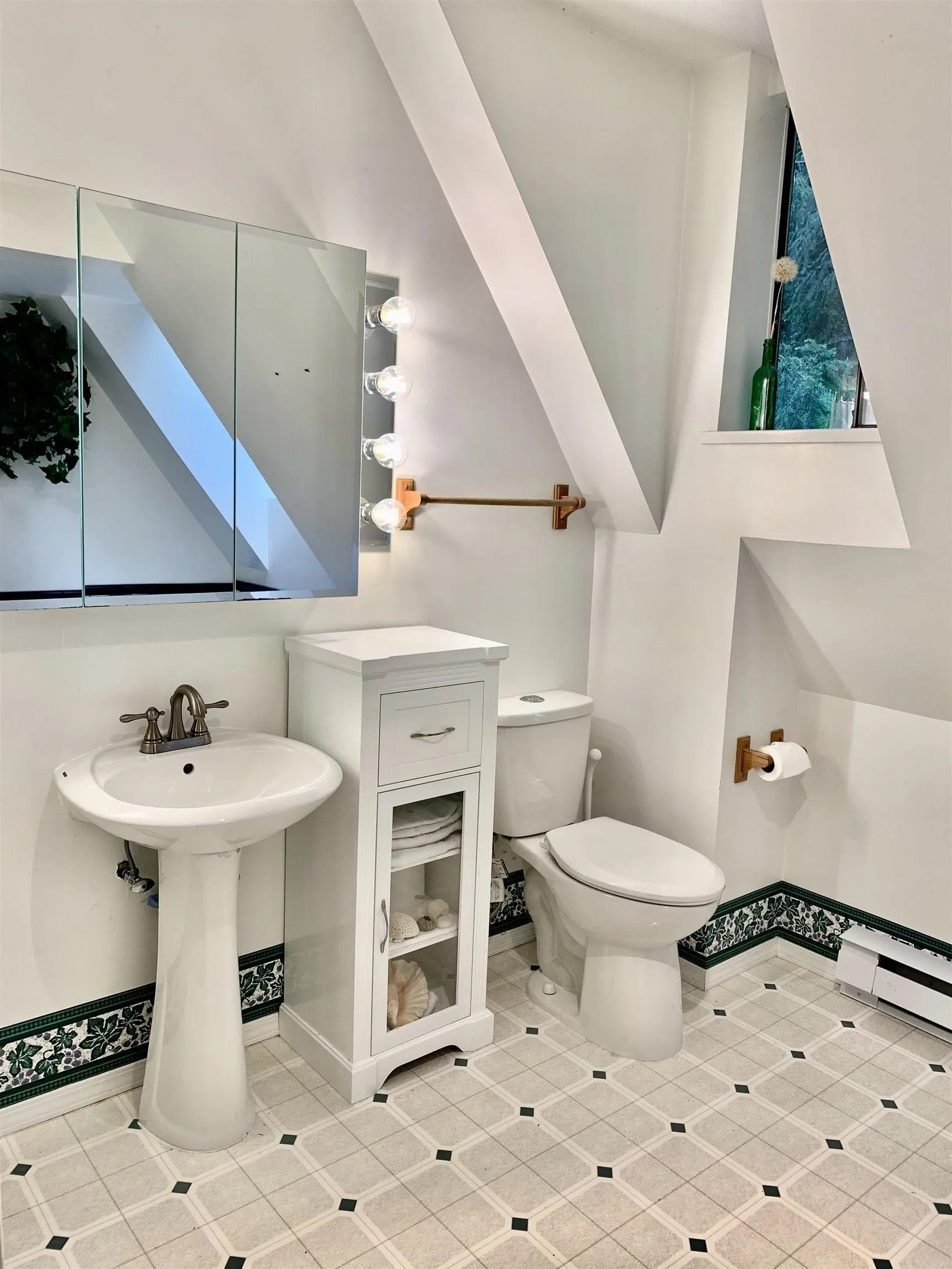 14580 Chalet Crescent