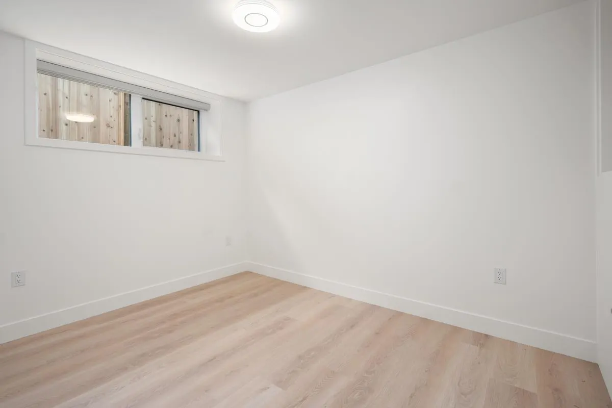 Basement Suite 7340 Maple Street