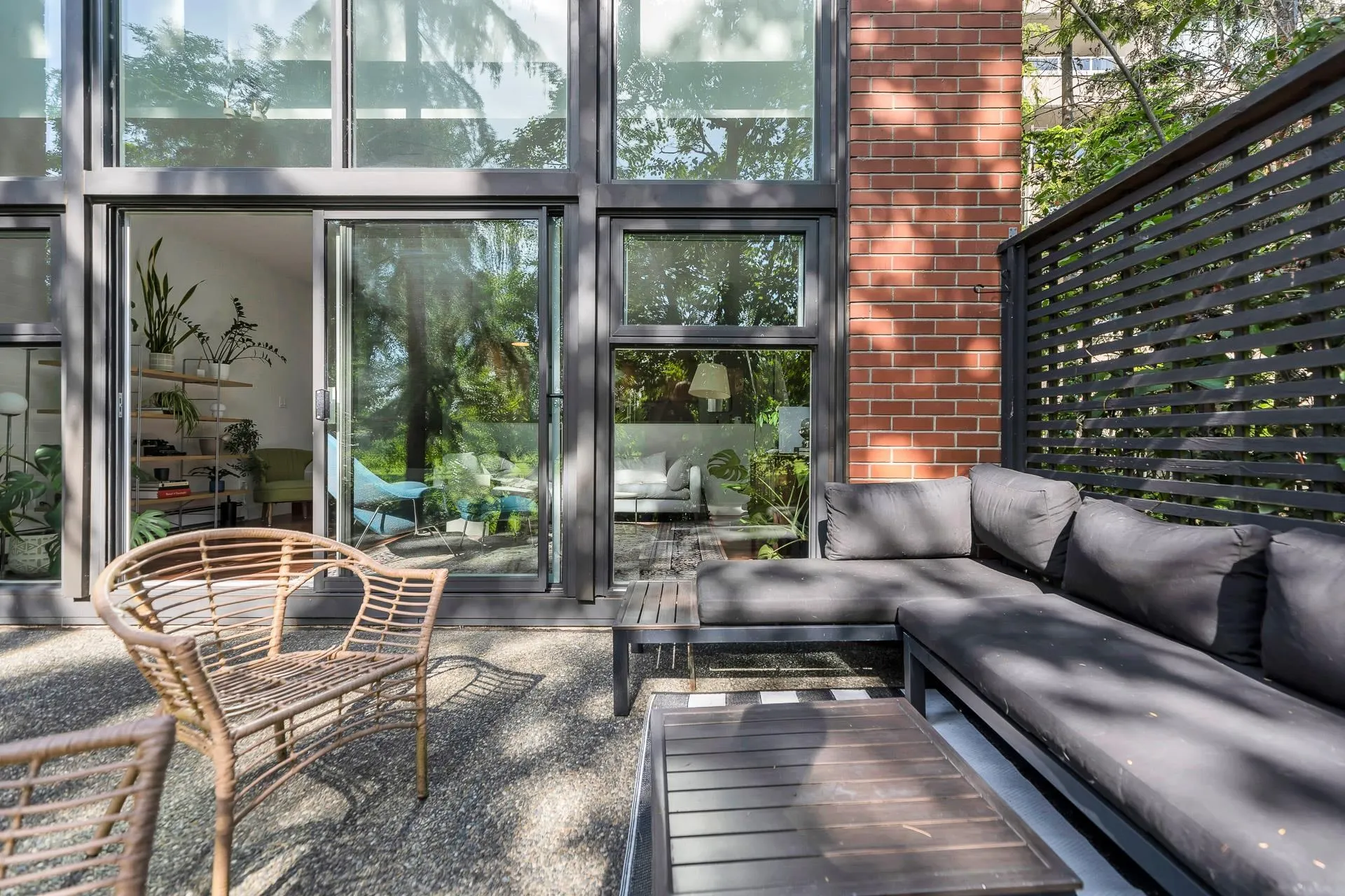 111 1350 View Crescent