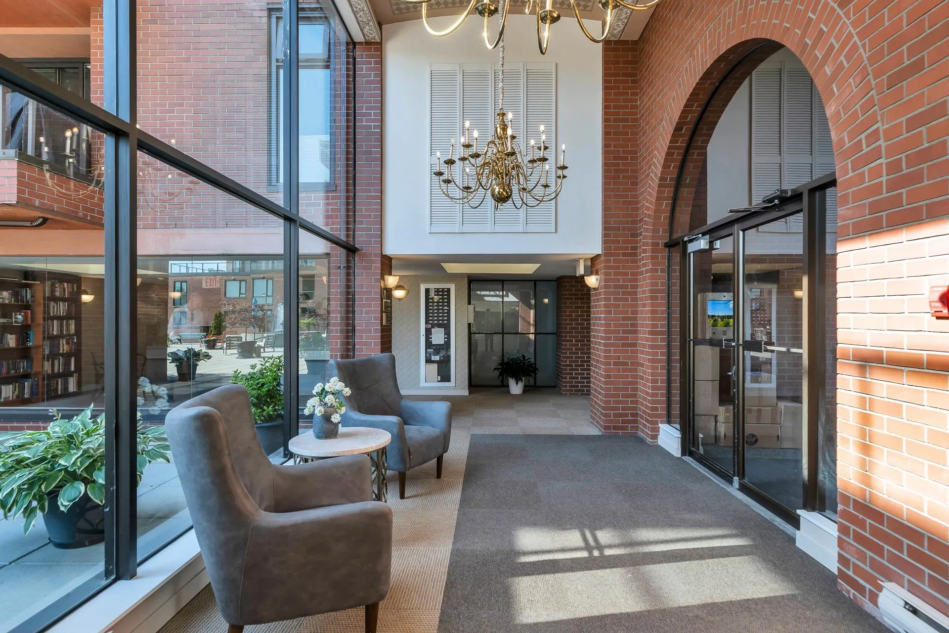 111 1350 View Crescent