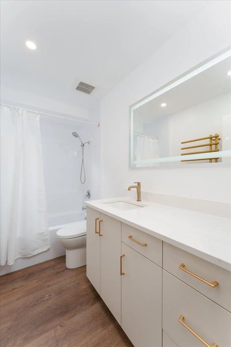 3 2017 W 15th Avenue