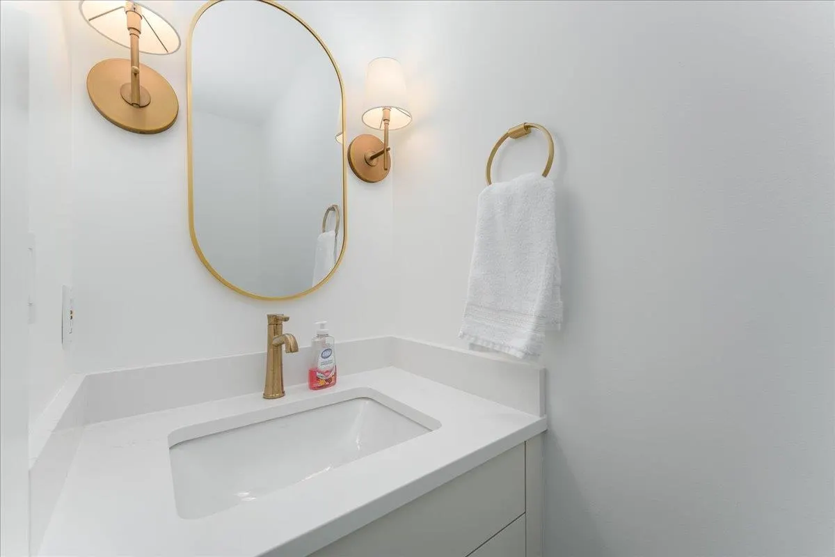 3 2017 W 15th Avenue