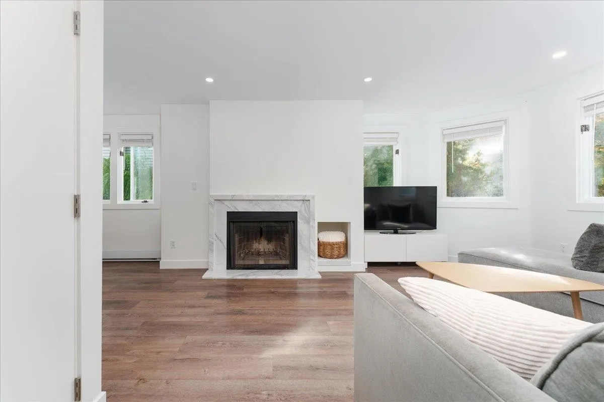 3 2017 W 15th Avenue