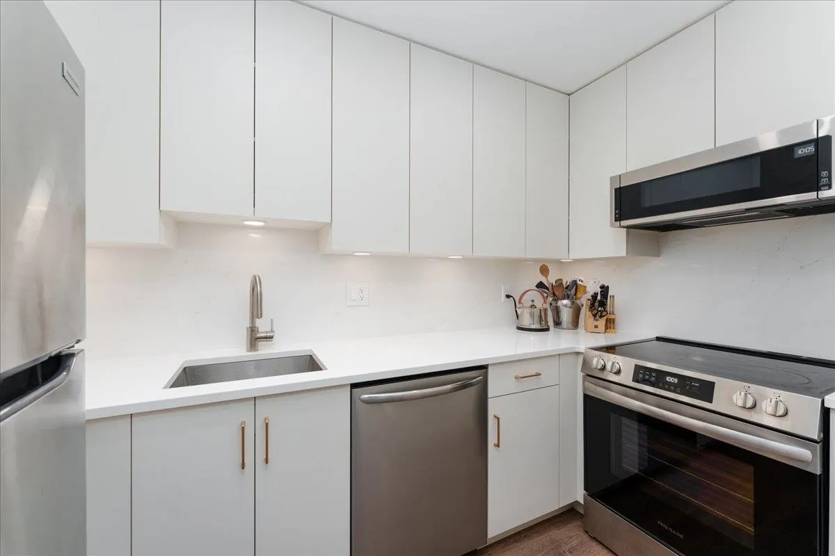 3 2017 W 15th Avenue