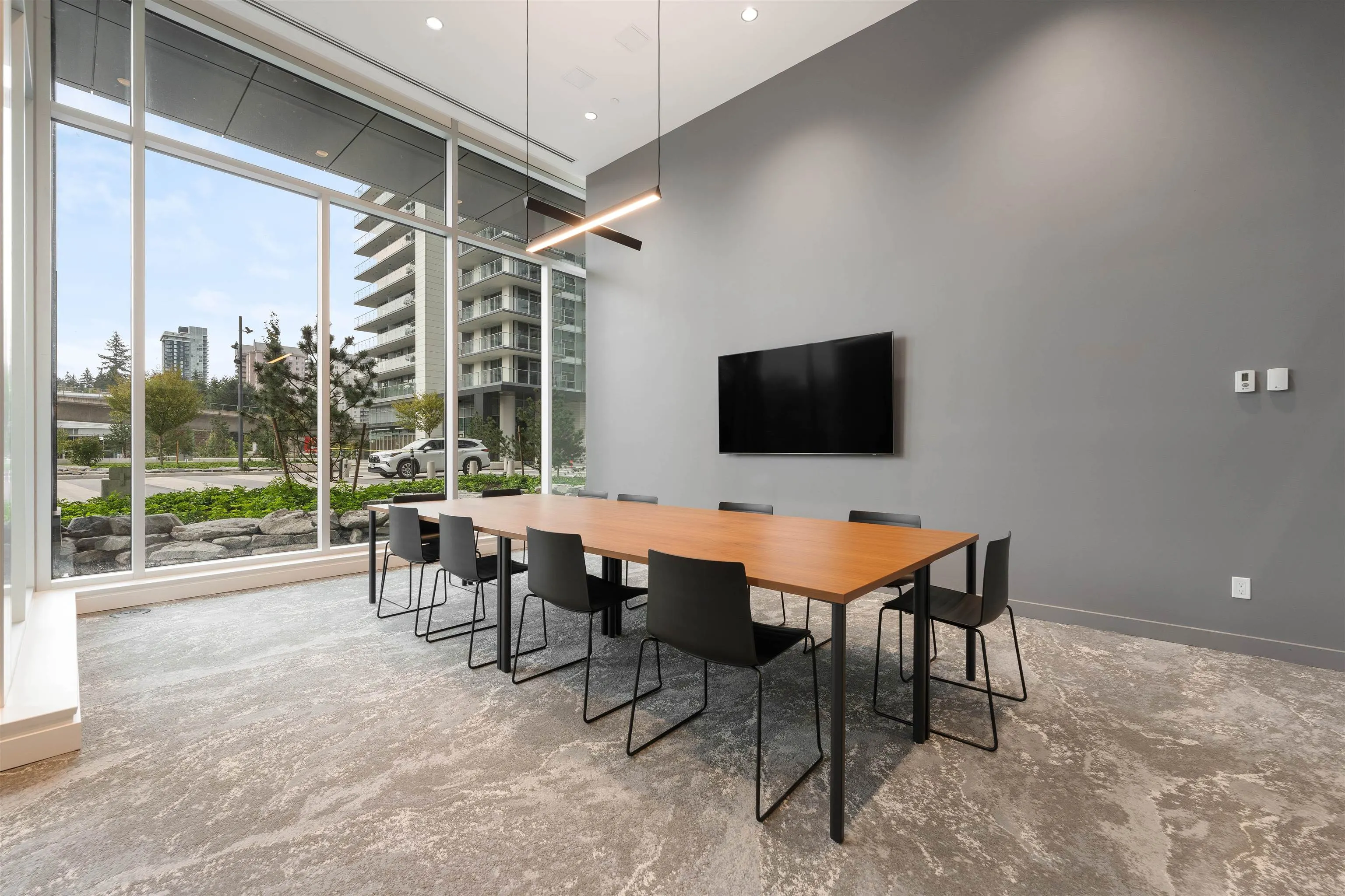 1305 3809 Evergreen Place