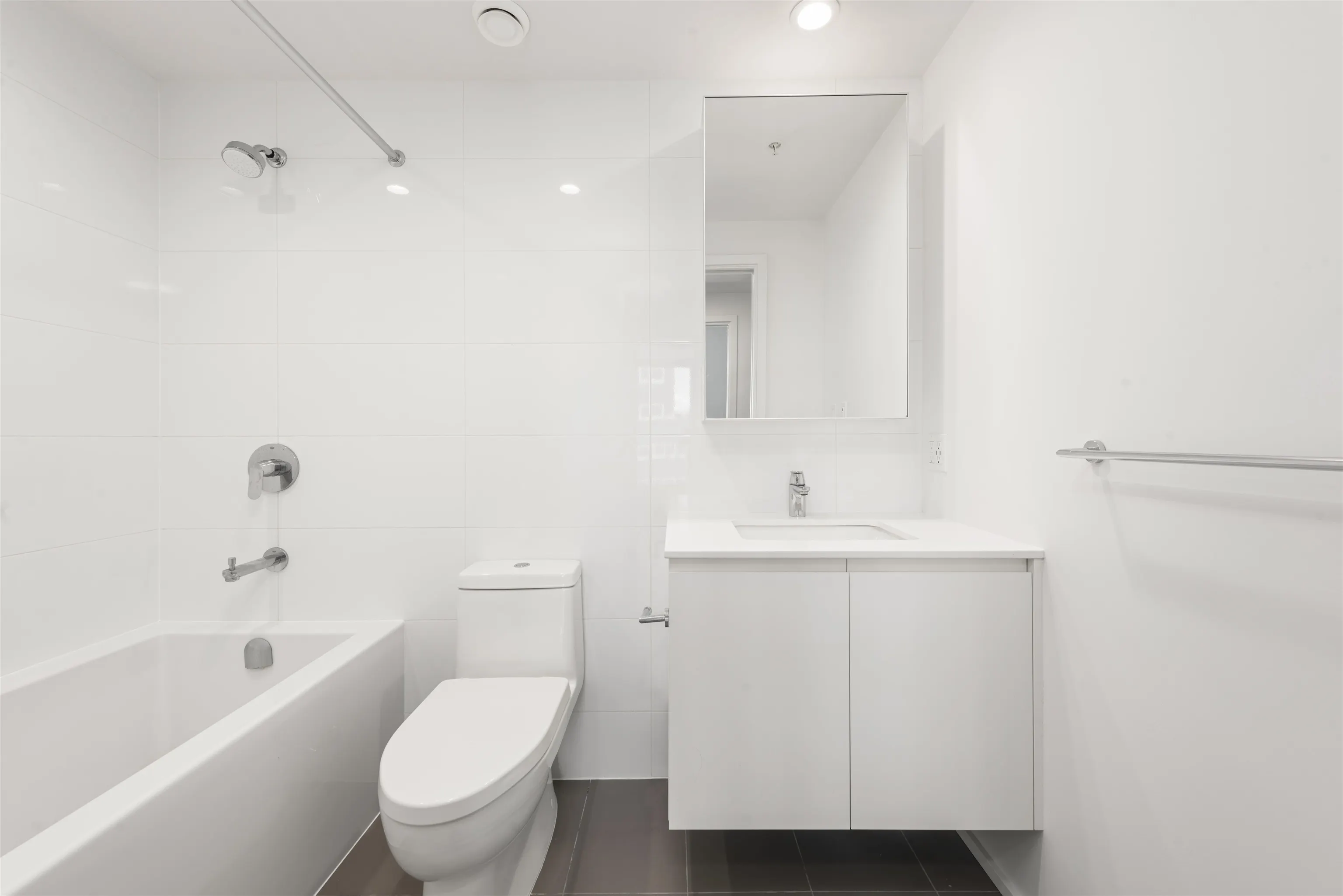 1305 3809 Evergreen Place