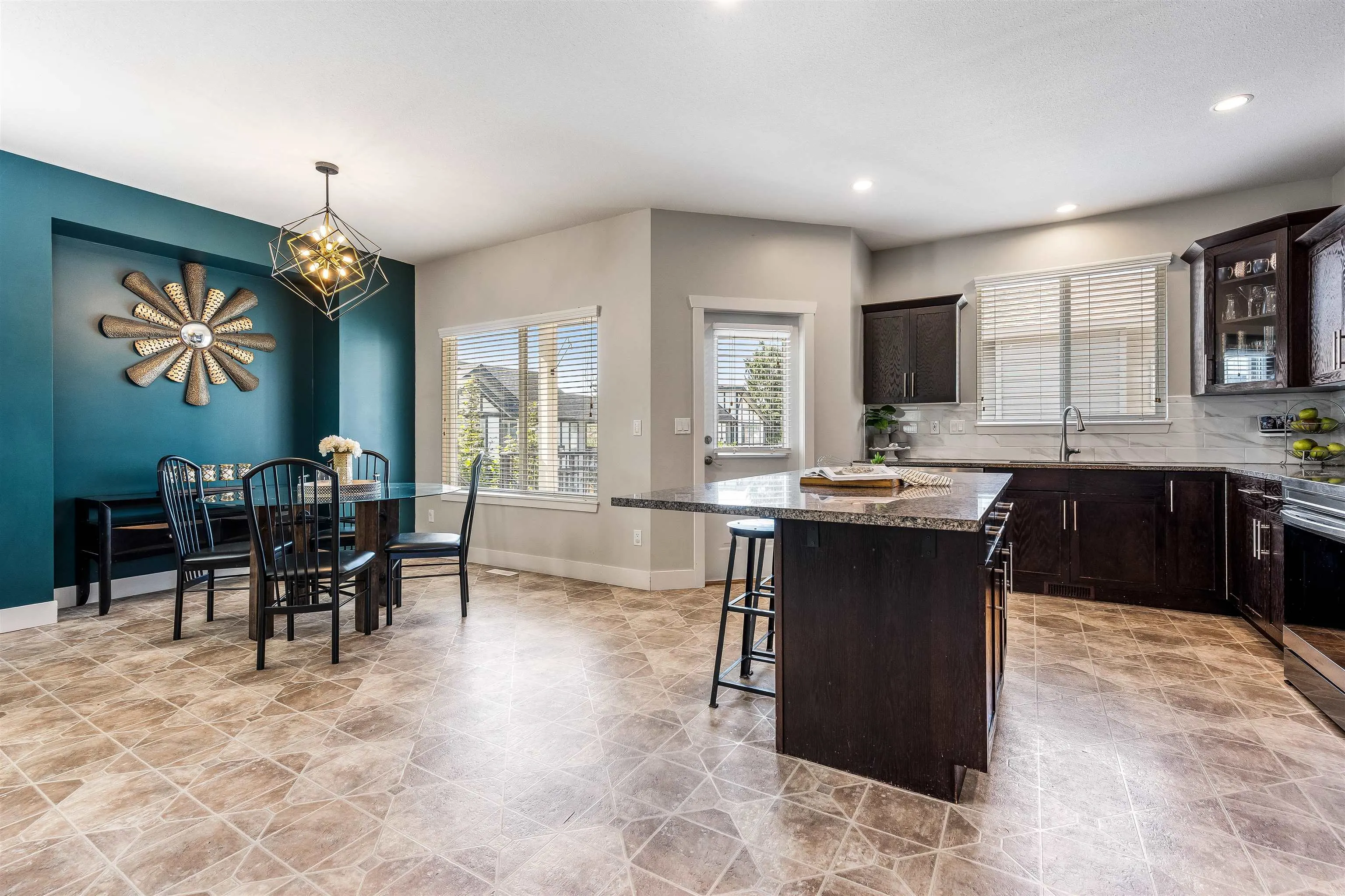 3 46238 Strathcona Road