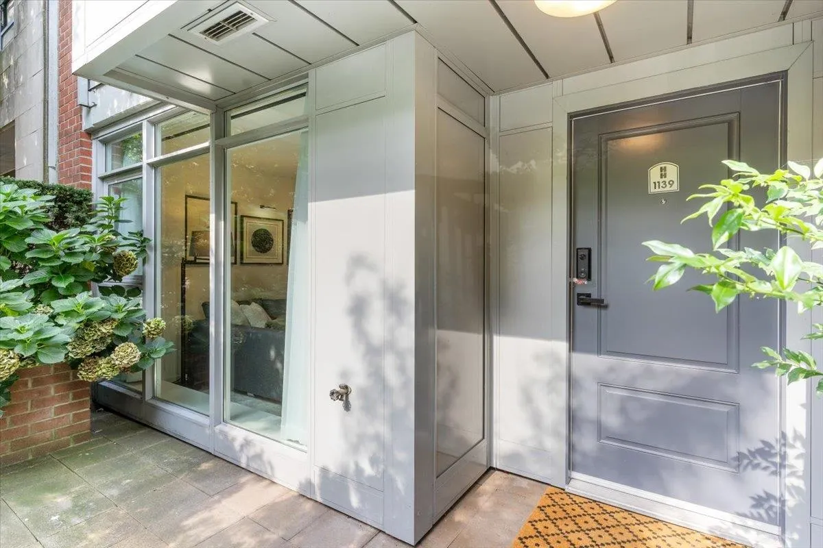 1139 Homer Street