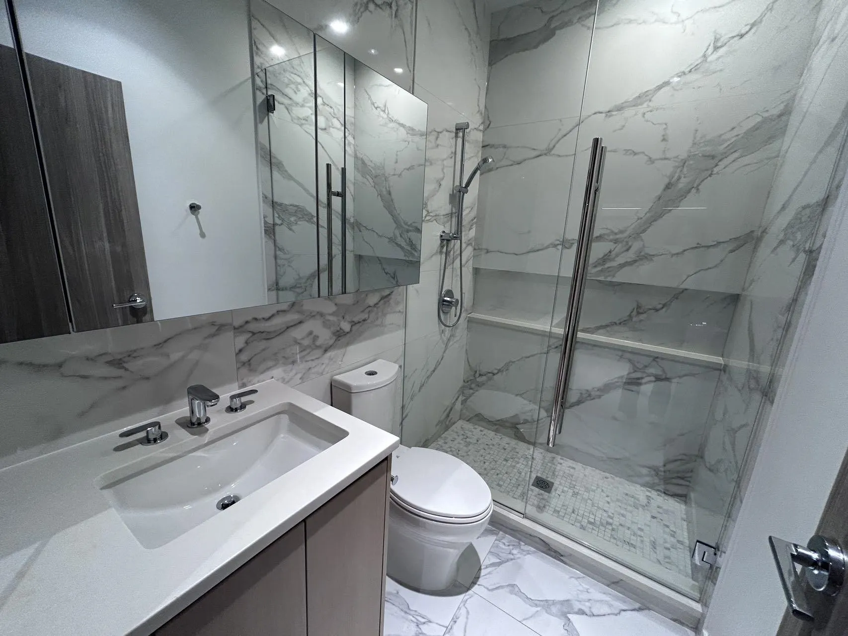 TH-03 8555 Capstan Way