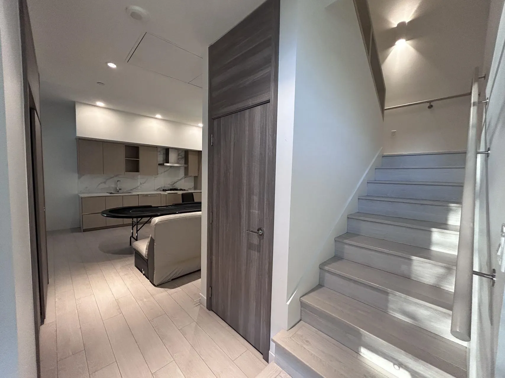 TH-03 8555 Capstan Way