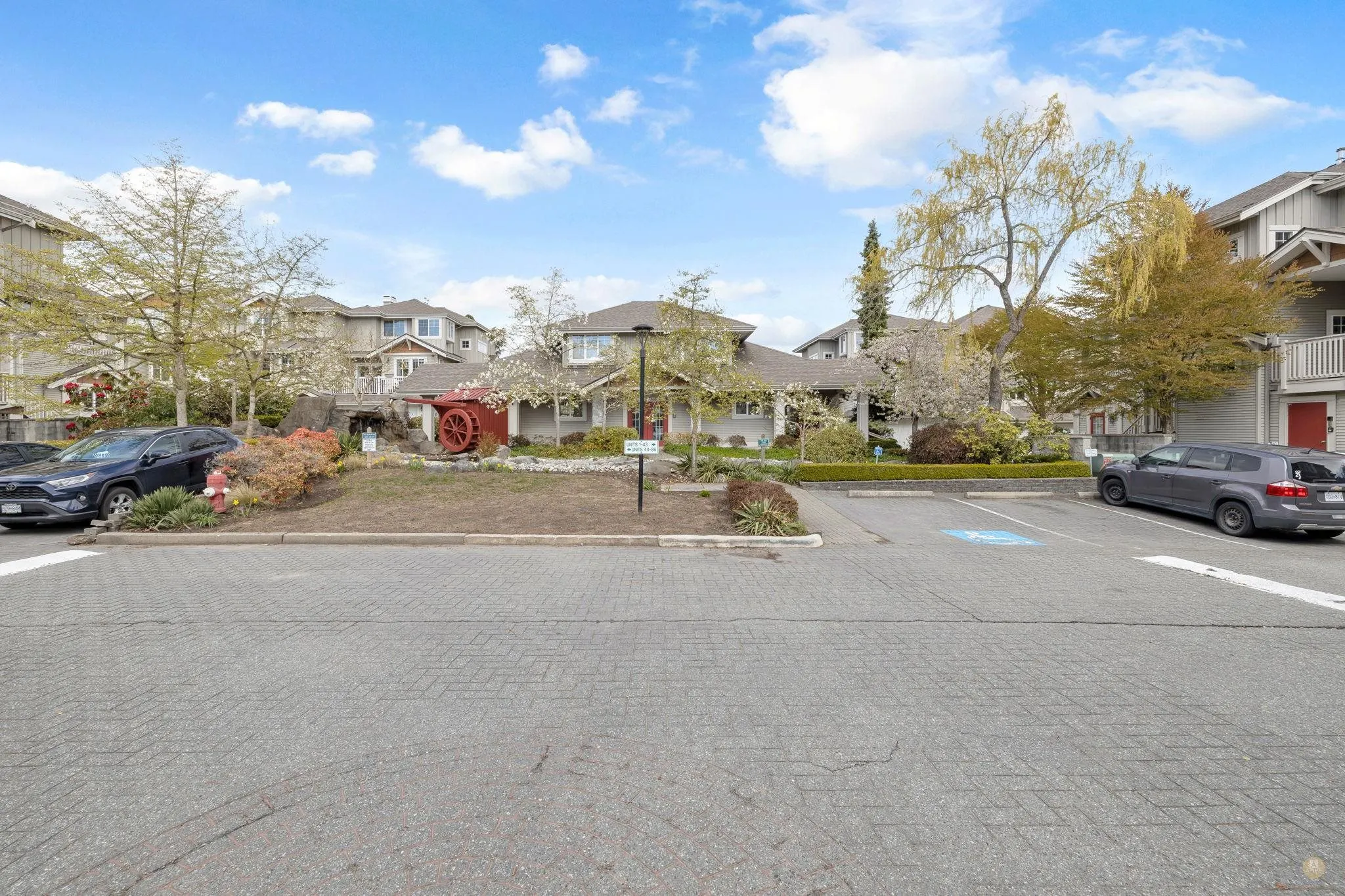 3 14877 58 Avenue