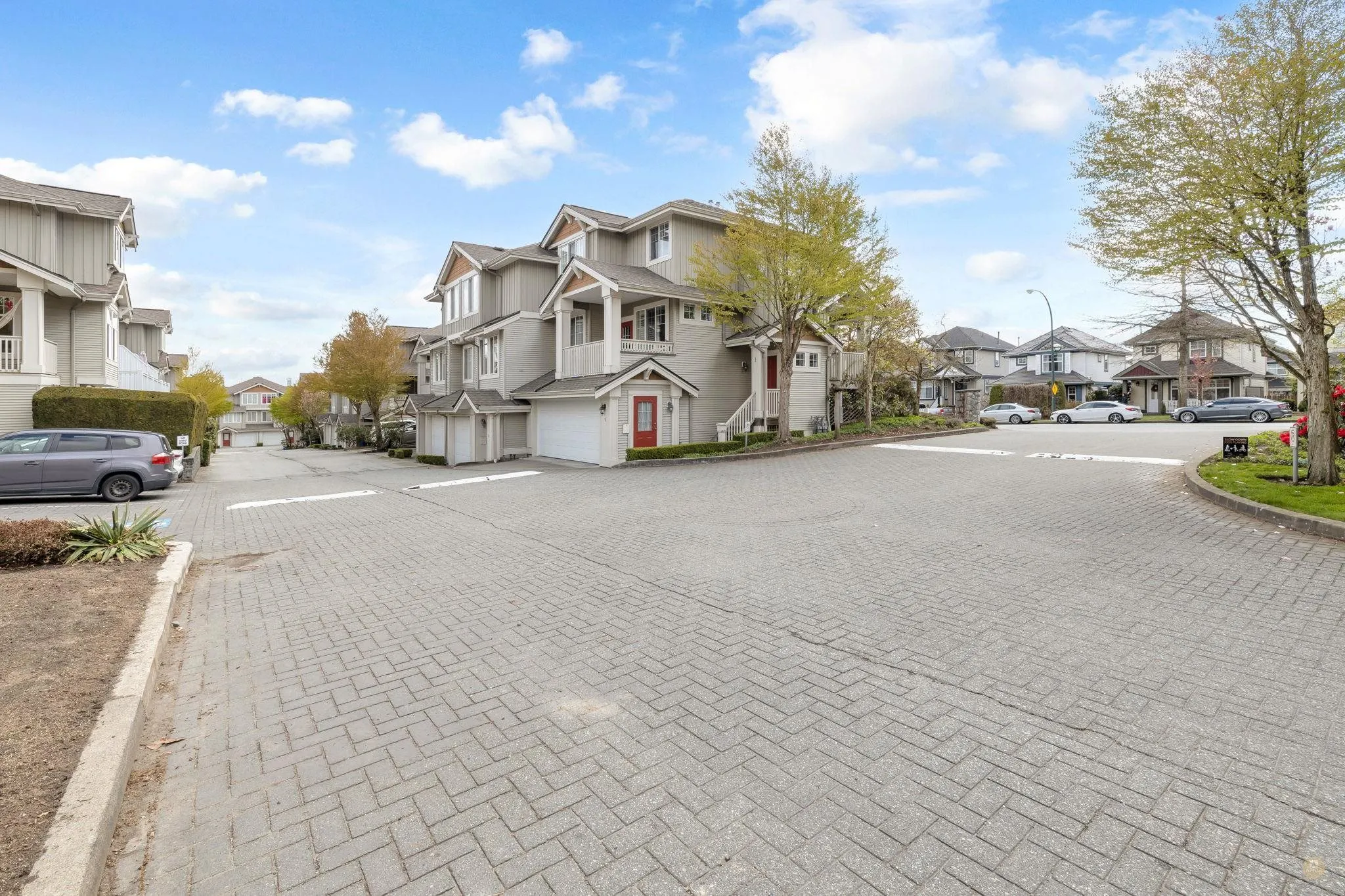 3 14877 58 Avenue