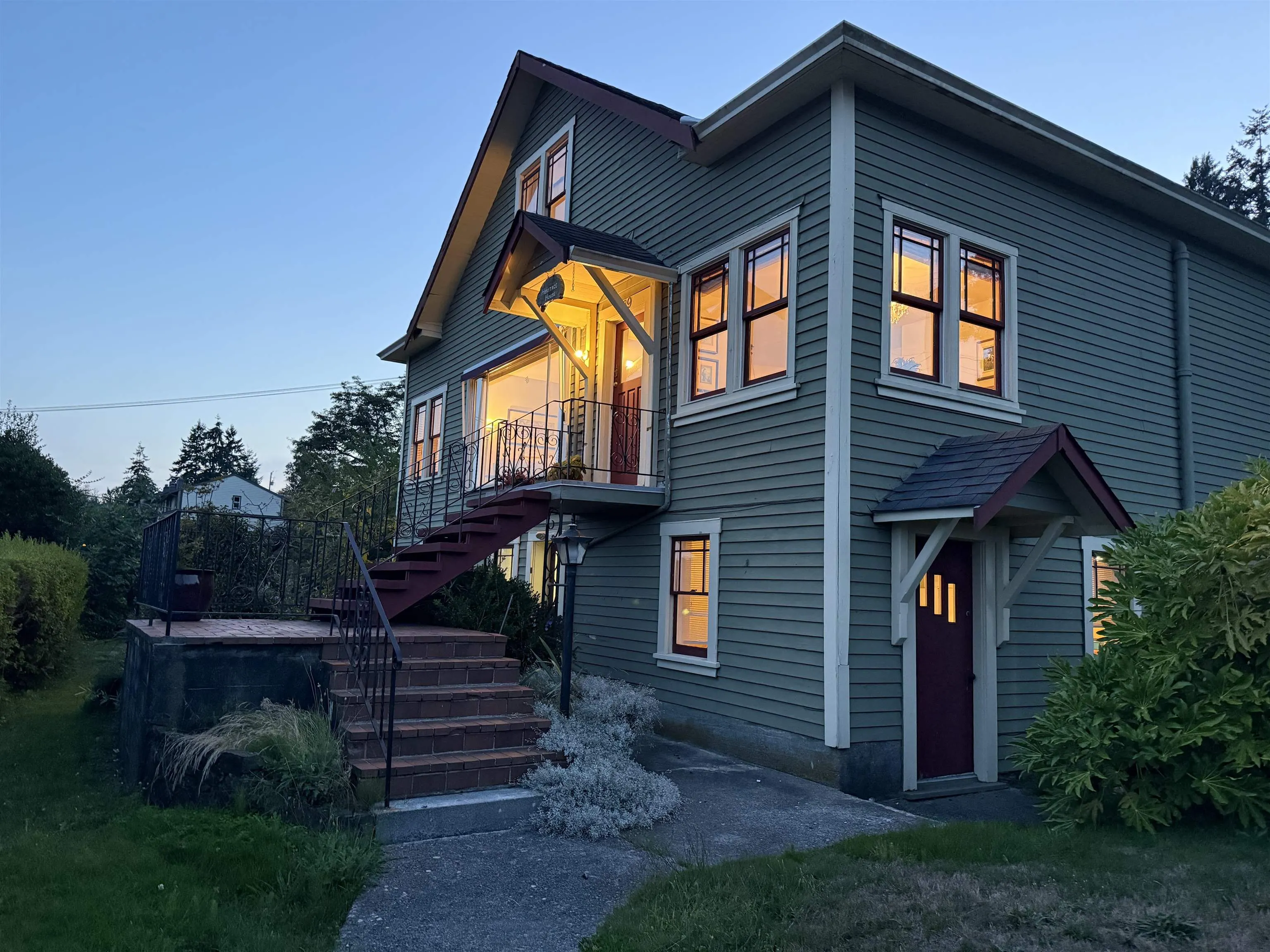 589 Seaview Road
