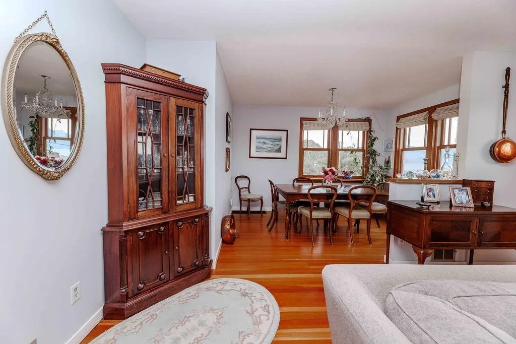 589 Seaview Road