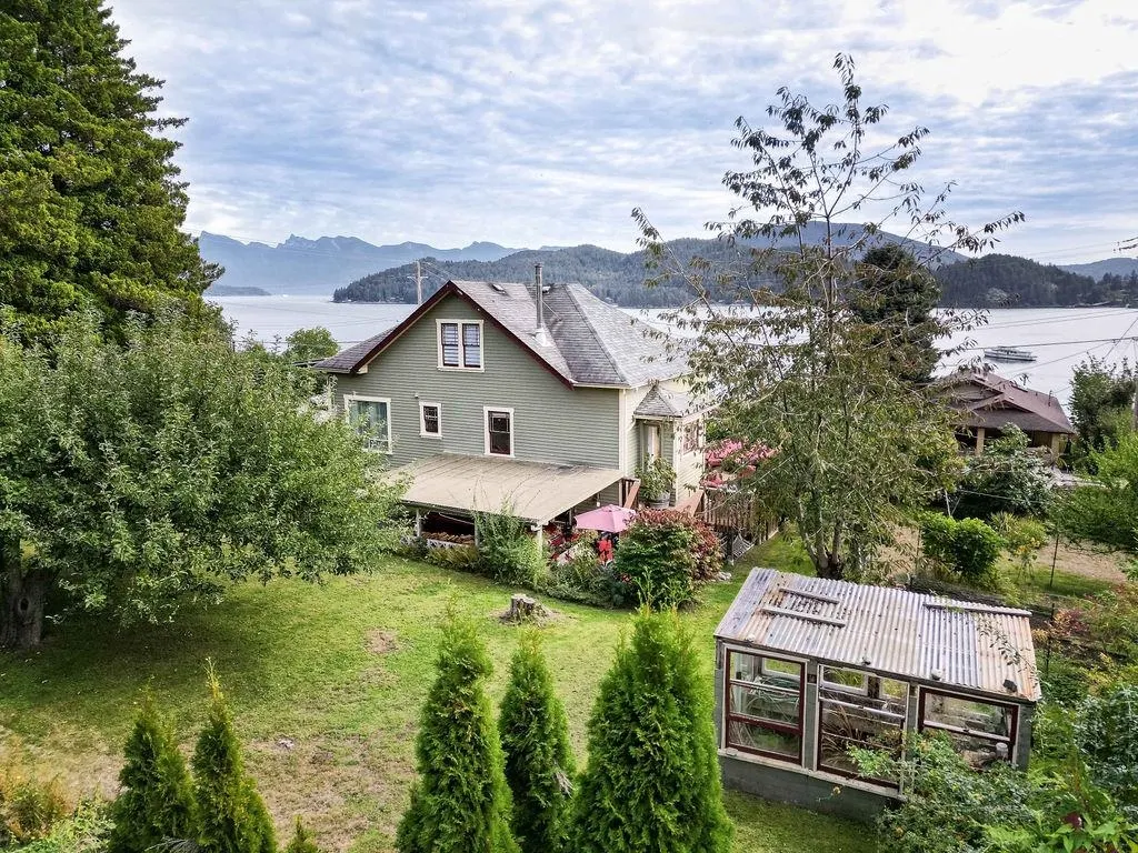 589 Seaview Road