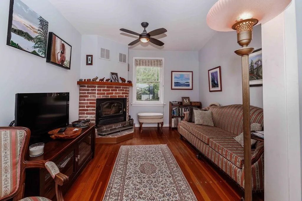 589 Seaview Road