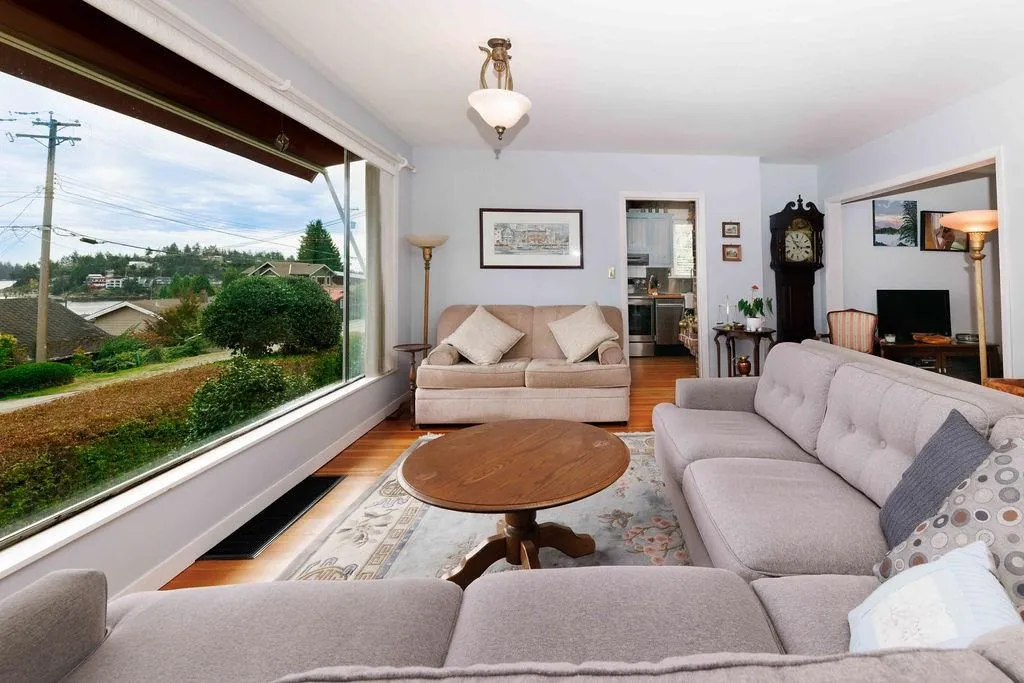 589 Seaview Road