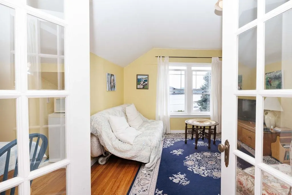 589 Seaview Road