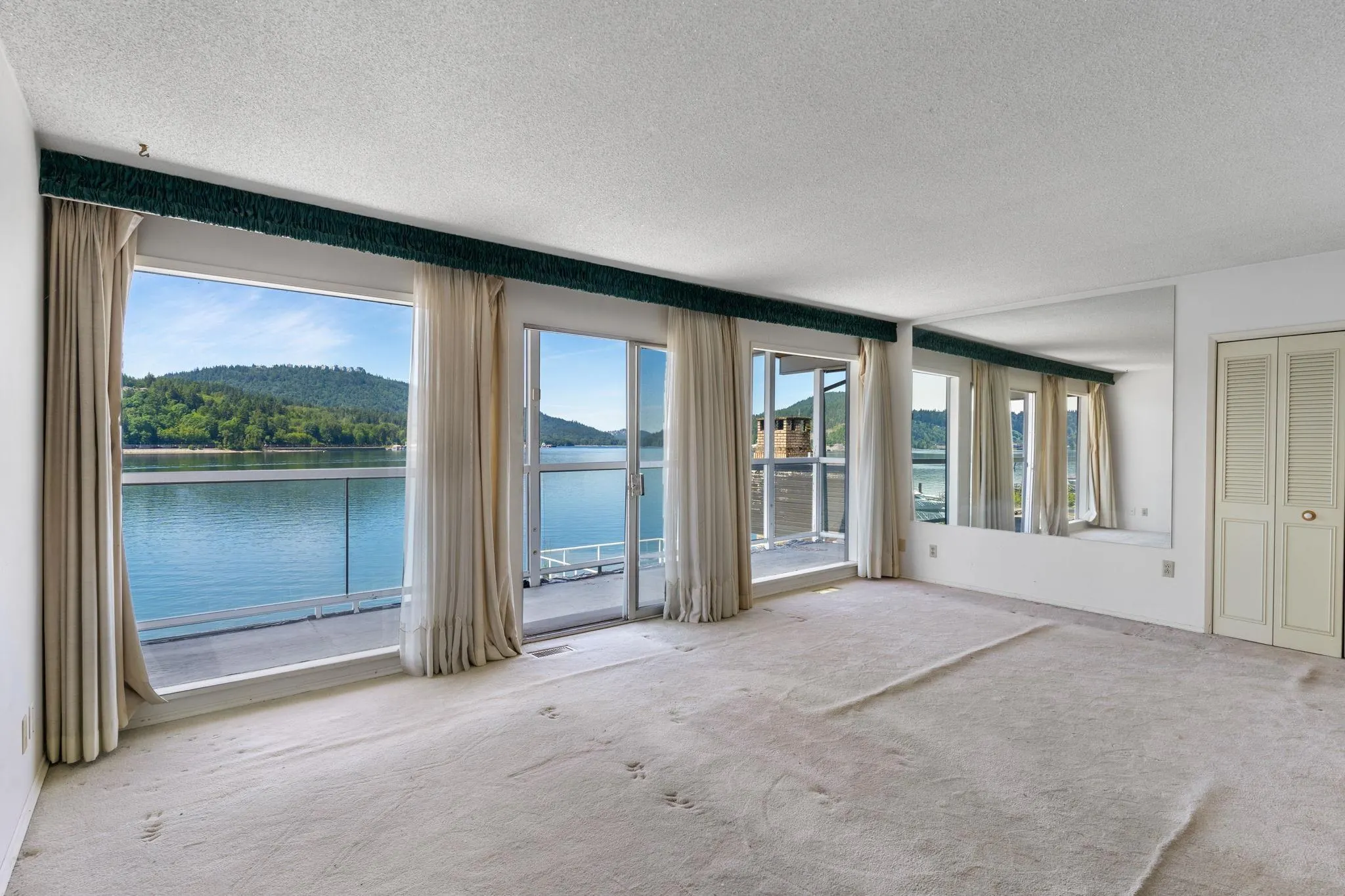 1208 Alderside Road