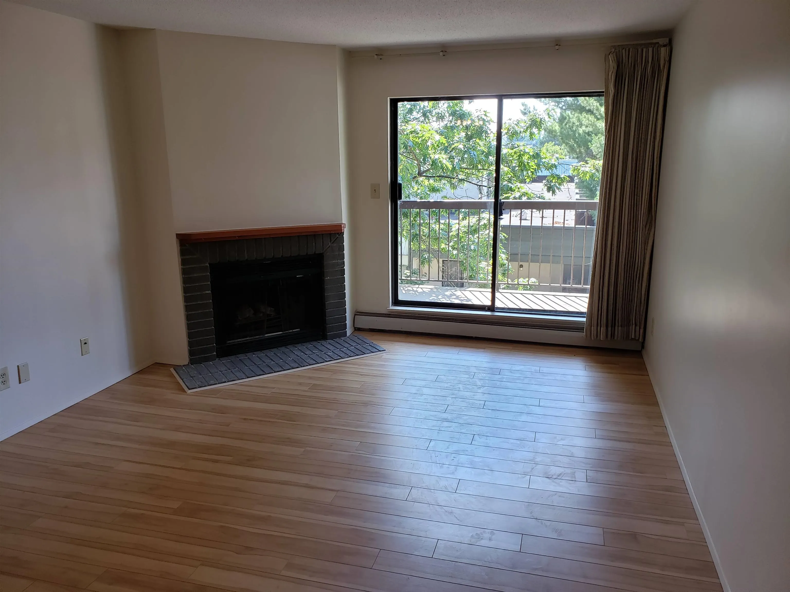 2203 13819 100 Avenue