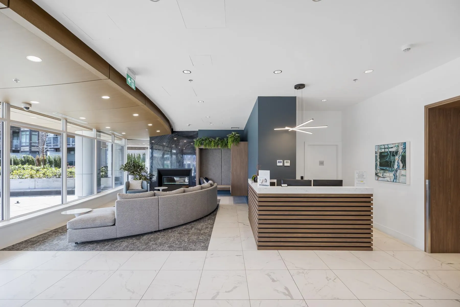 2602 7683 Park Crescent