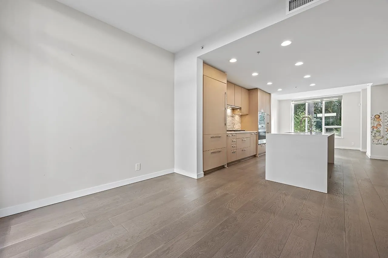 7 3483 Ross Drive