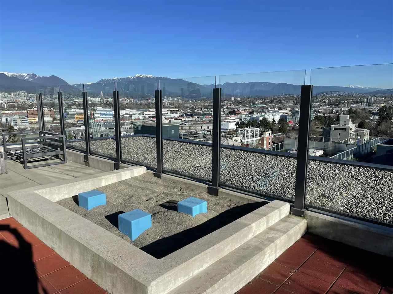 306 209 E 7th Avenue